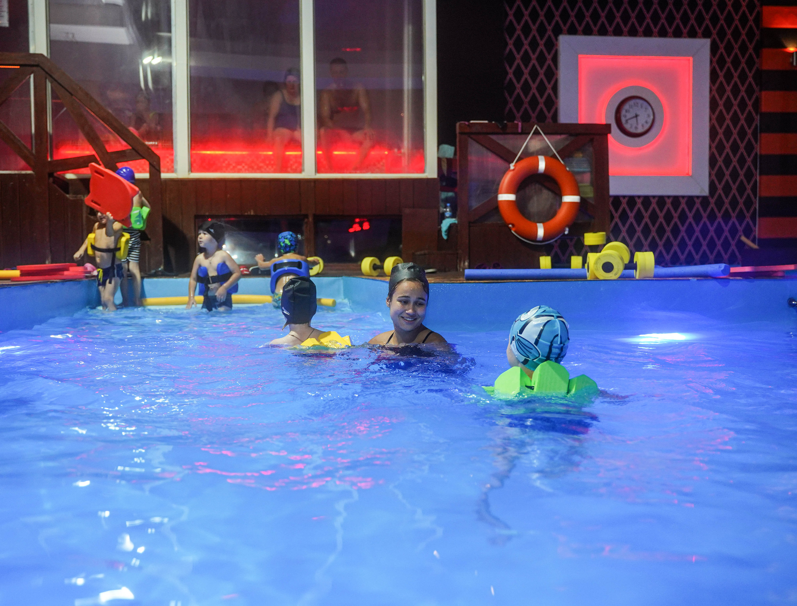 Детские зантия в бассейне. Ульяна Палама: Мир через призму фотокамеры