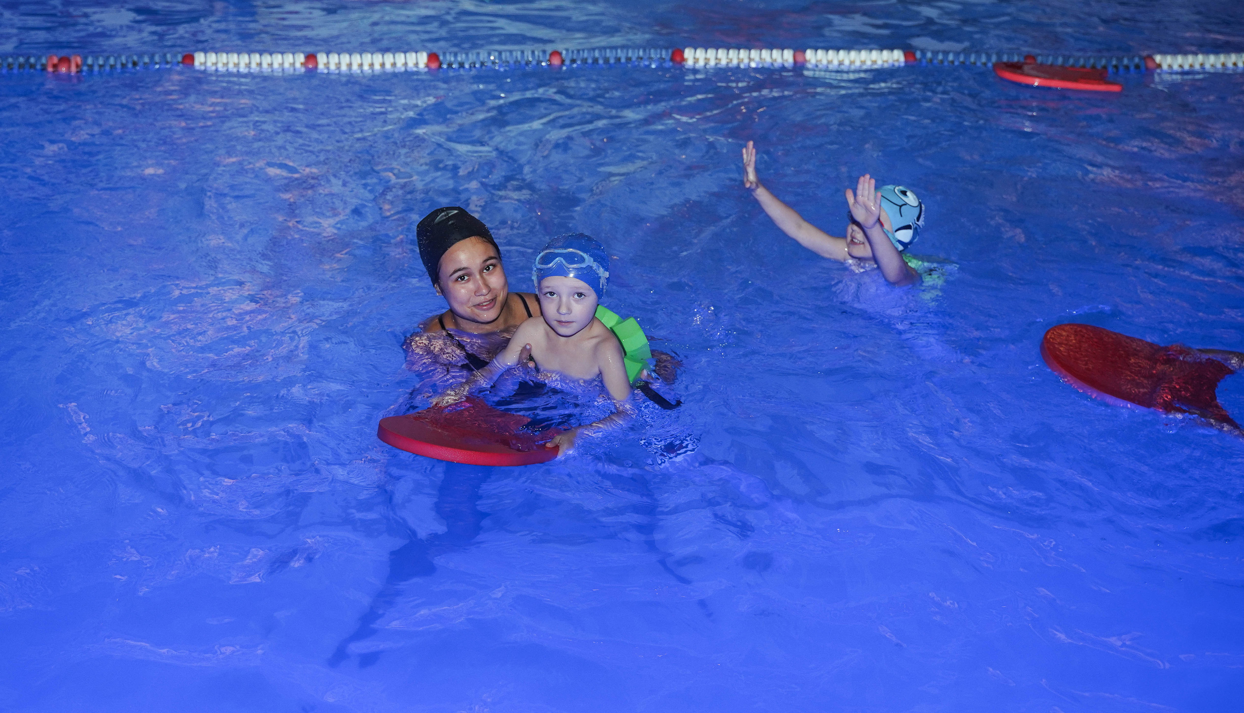 Детские зантия в бассейне. Ульяна Палама: Мир через призму фотокамеры