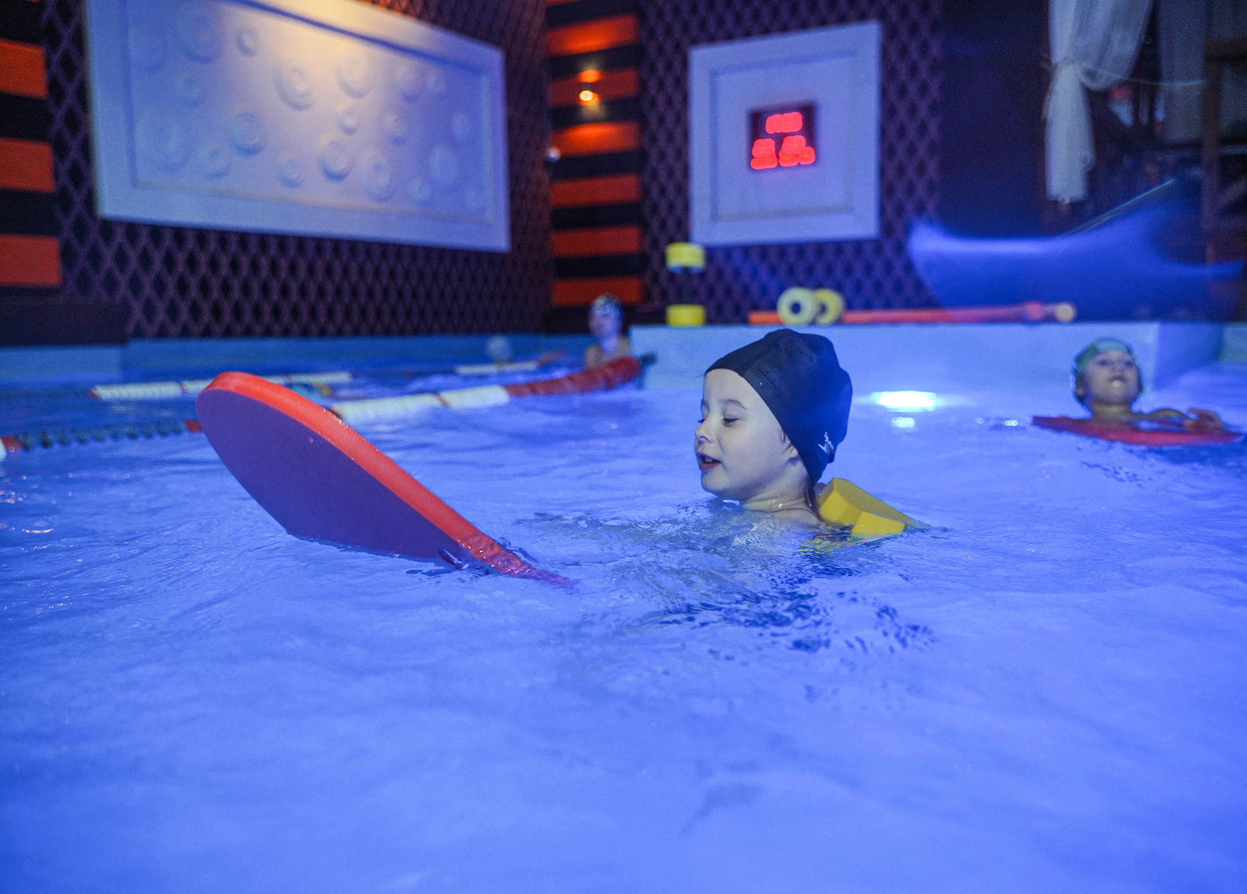 Детские зантия в бассейне. Ульяна Палама: Мир через призму фотокамеры