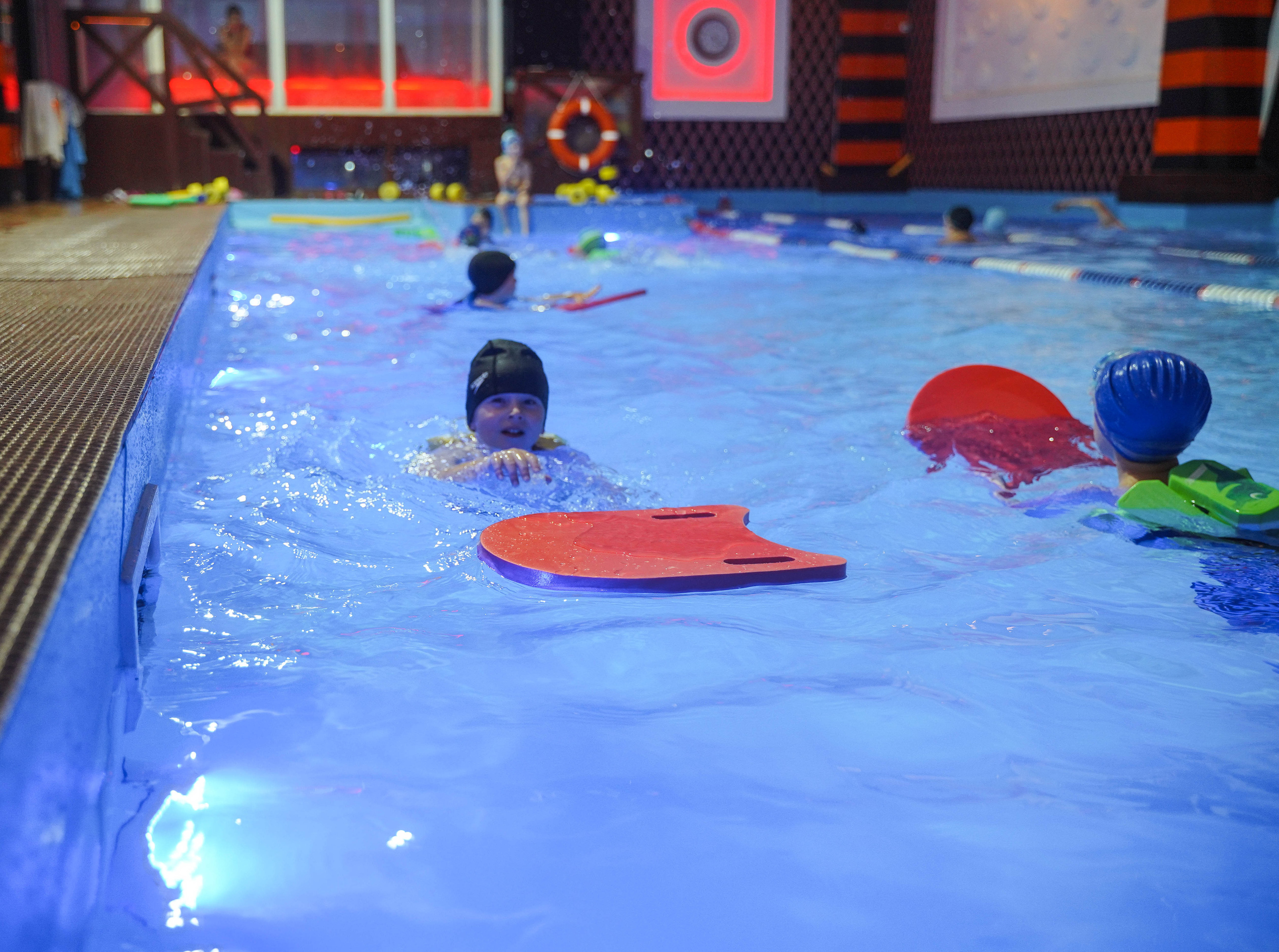 Детские зантия в бассейне. Ульяна Палама: Мир через призму фотокамеры