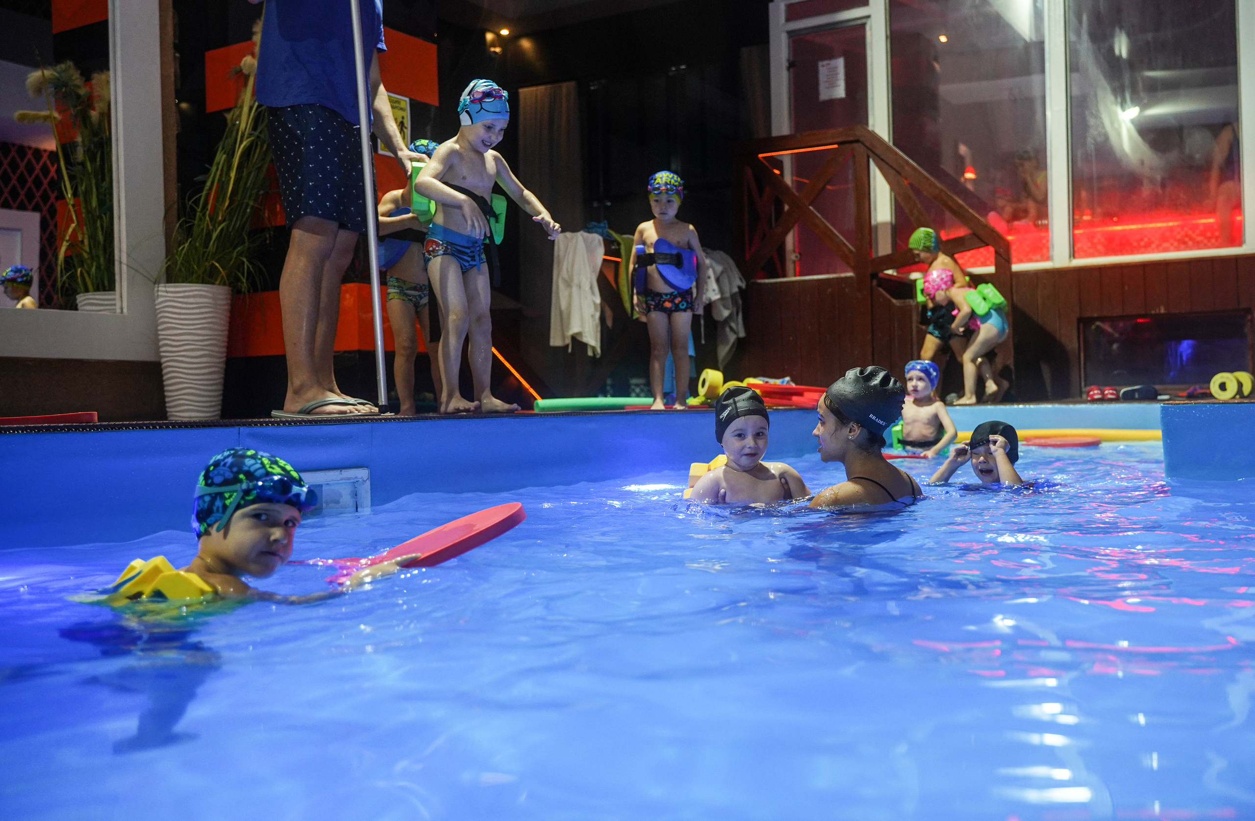 Детские зантия в бассейне. Ульяна Палама: Мир через призму фотокамеры