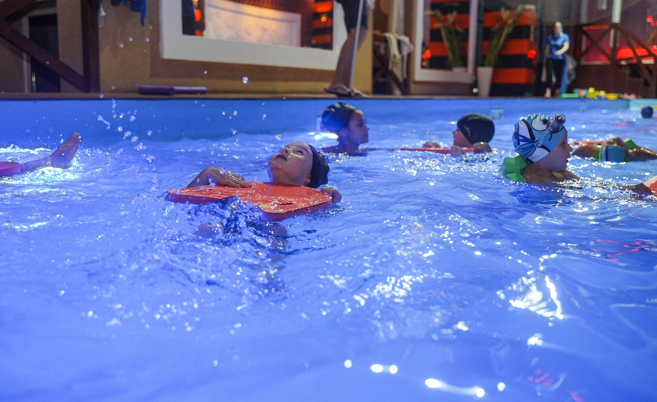 Детские зантия в бассейне. Ульяна Палама: Мир через призму фотокамеры