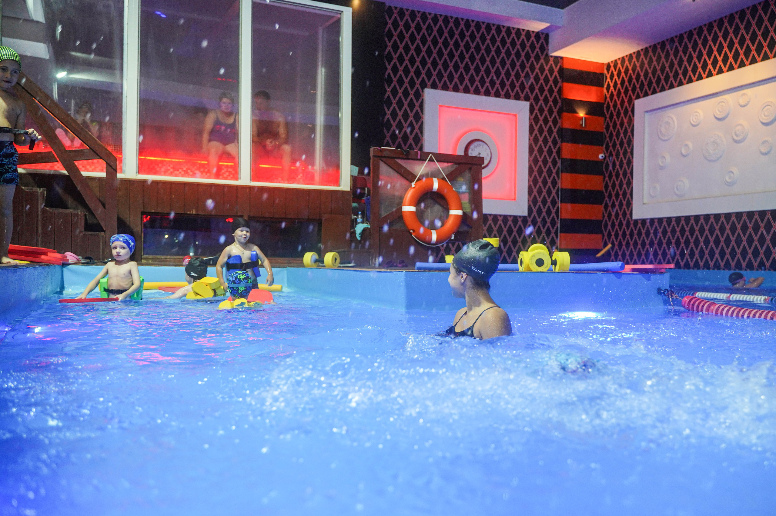 Детские зантия в бассейне. Ульяна Палама: Мир через призму фотокамеры