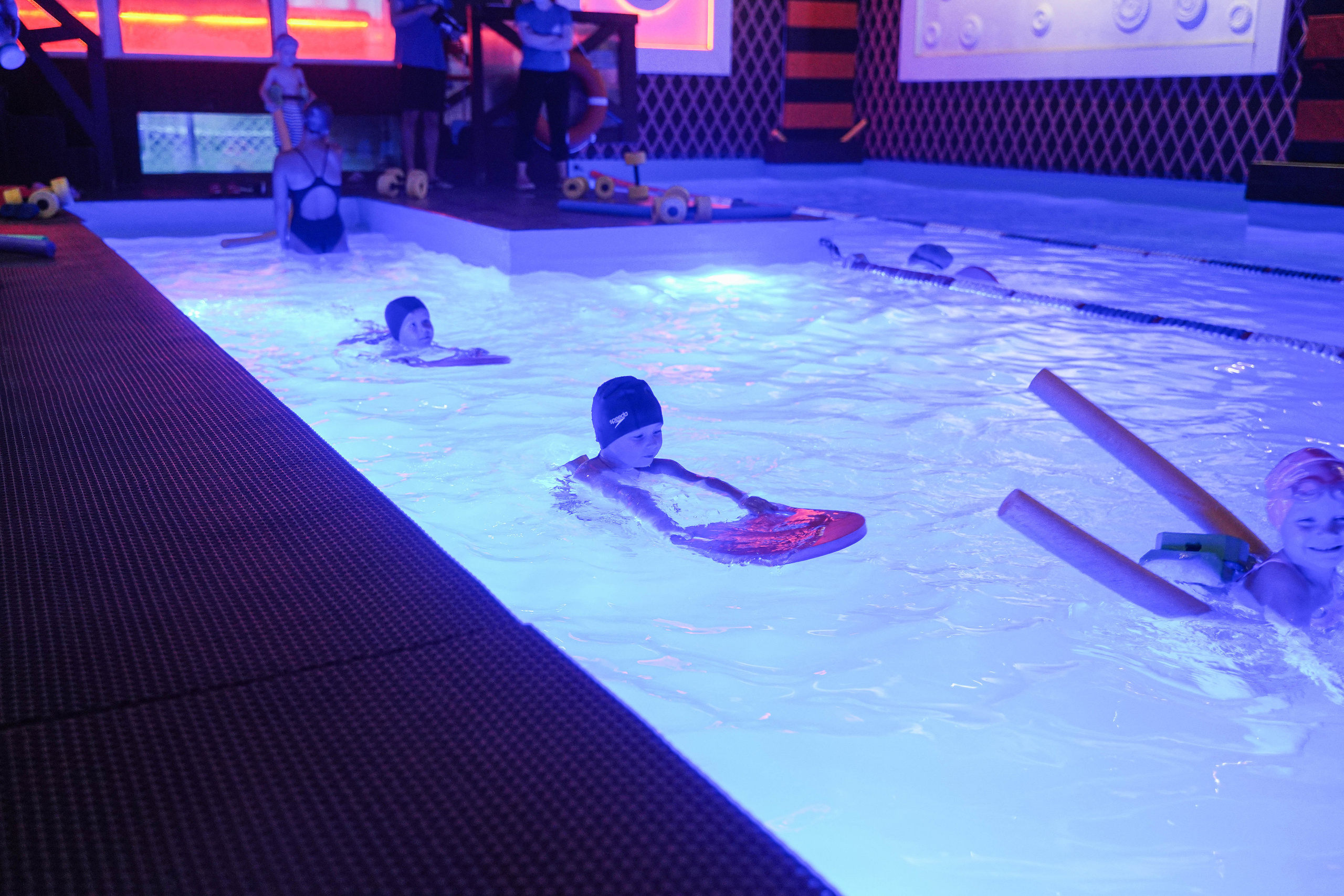 Детские зантия в бассейне. Ульяна Палама: Мир через призму фотокамеры