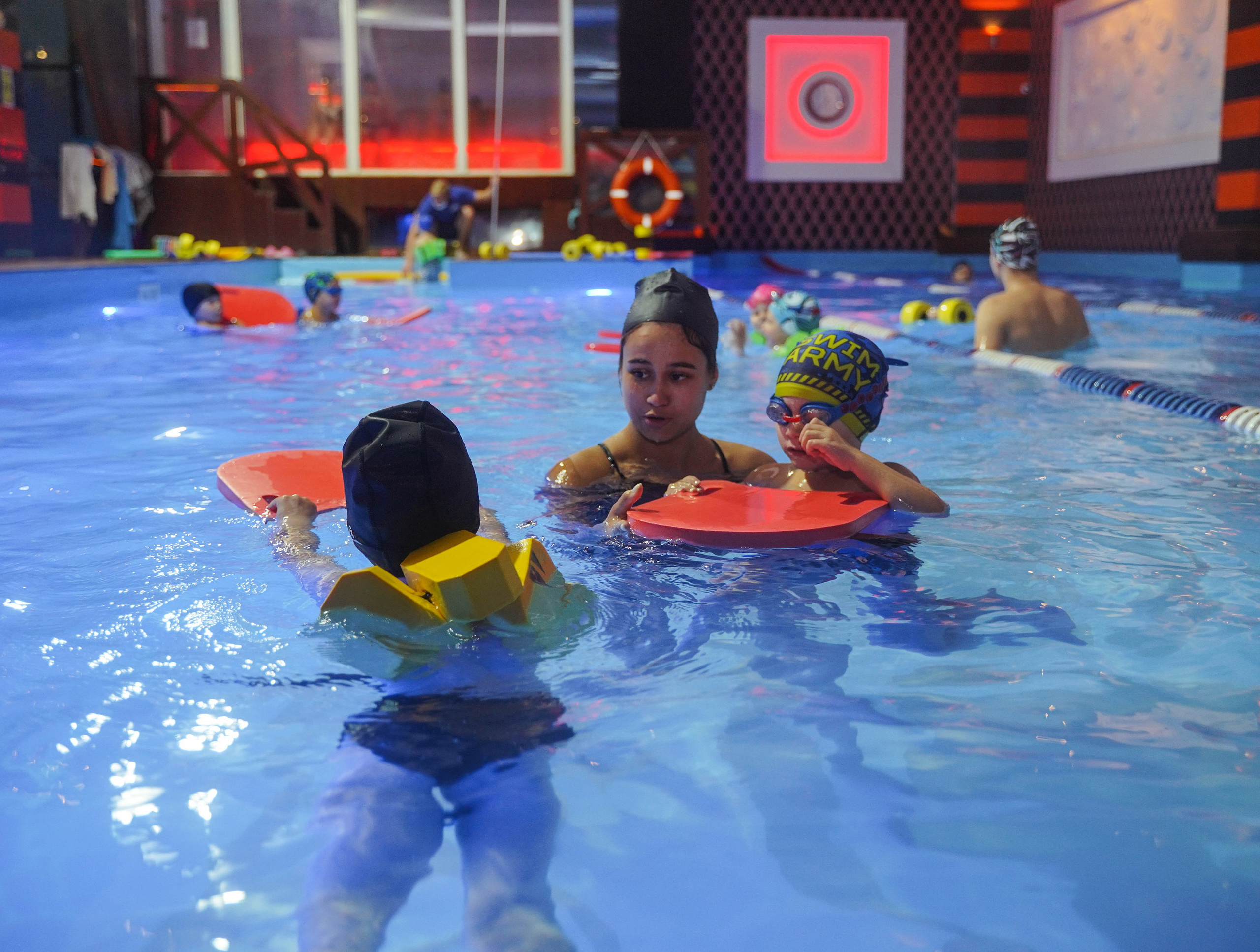 Детские зантия в бассейне. Ульяна Палама: Мир через призму фотокамеры