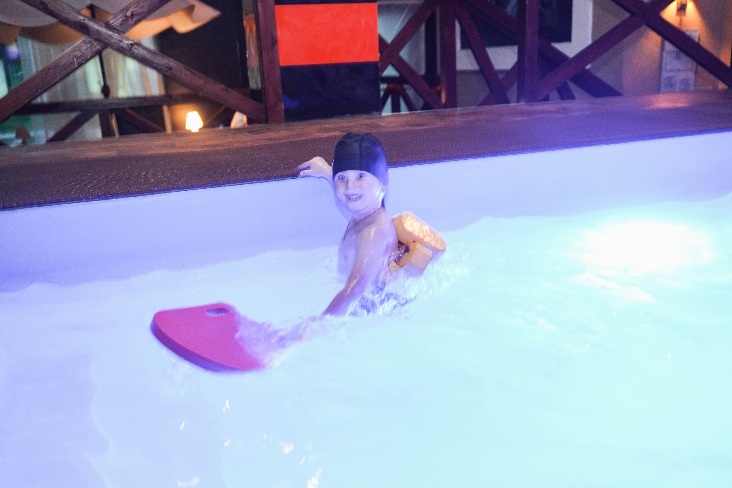 Детские зантия в бассейне. Ульяна Палама: Мир через призму фотокамеры