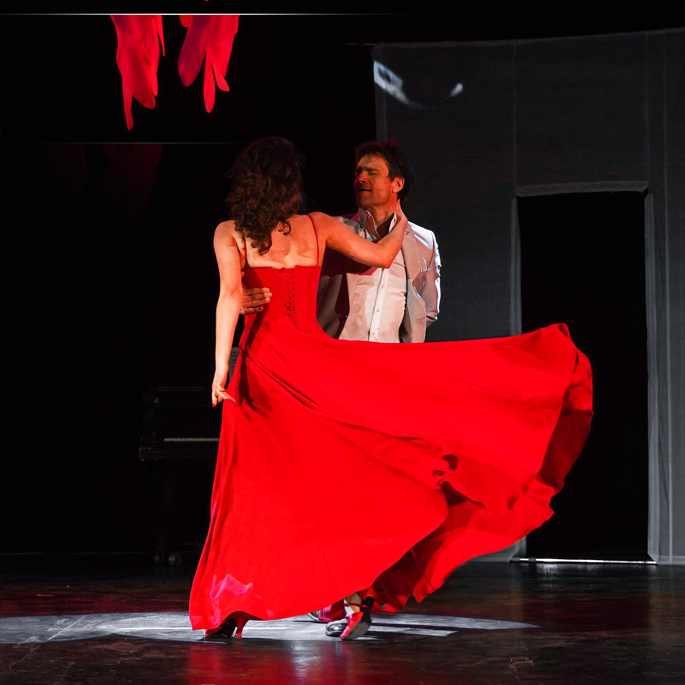 Театральная постановка Случайное танго. Ульяна Палама: Мир через призму фотокамеры