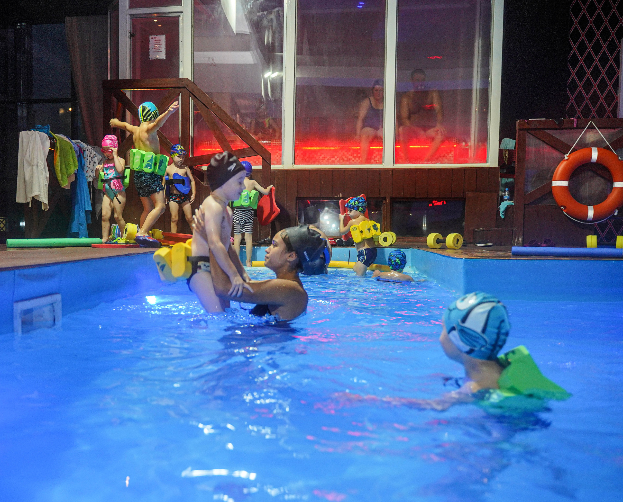 Детские зантия в бассейне. Ульяна Палама: Мир через призму фотокамеры