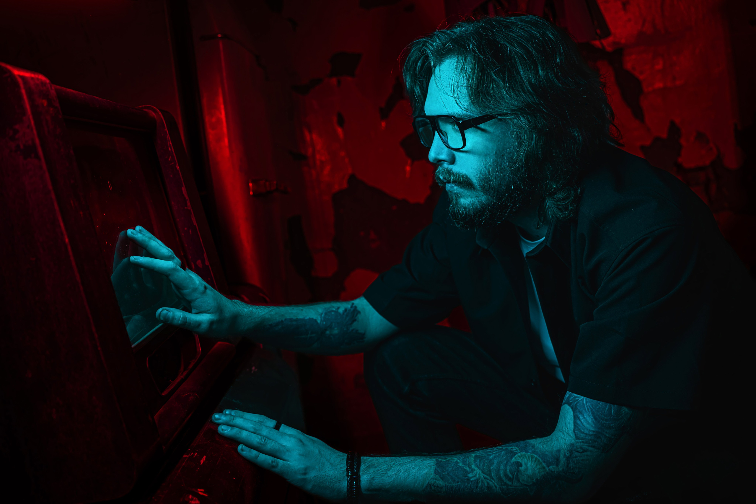 Мрак в неоновых лучах. Репортажный фотограф Анастасия Рубцова