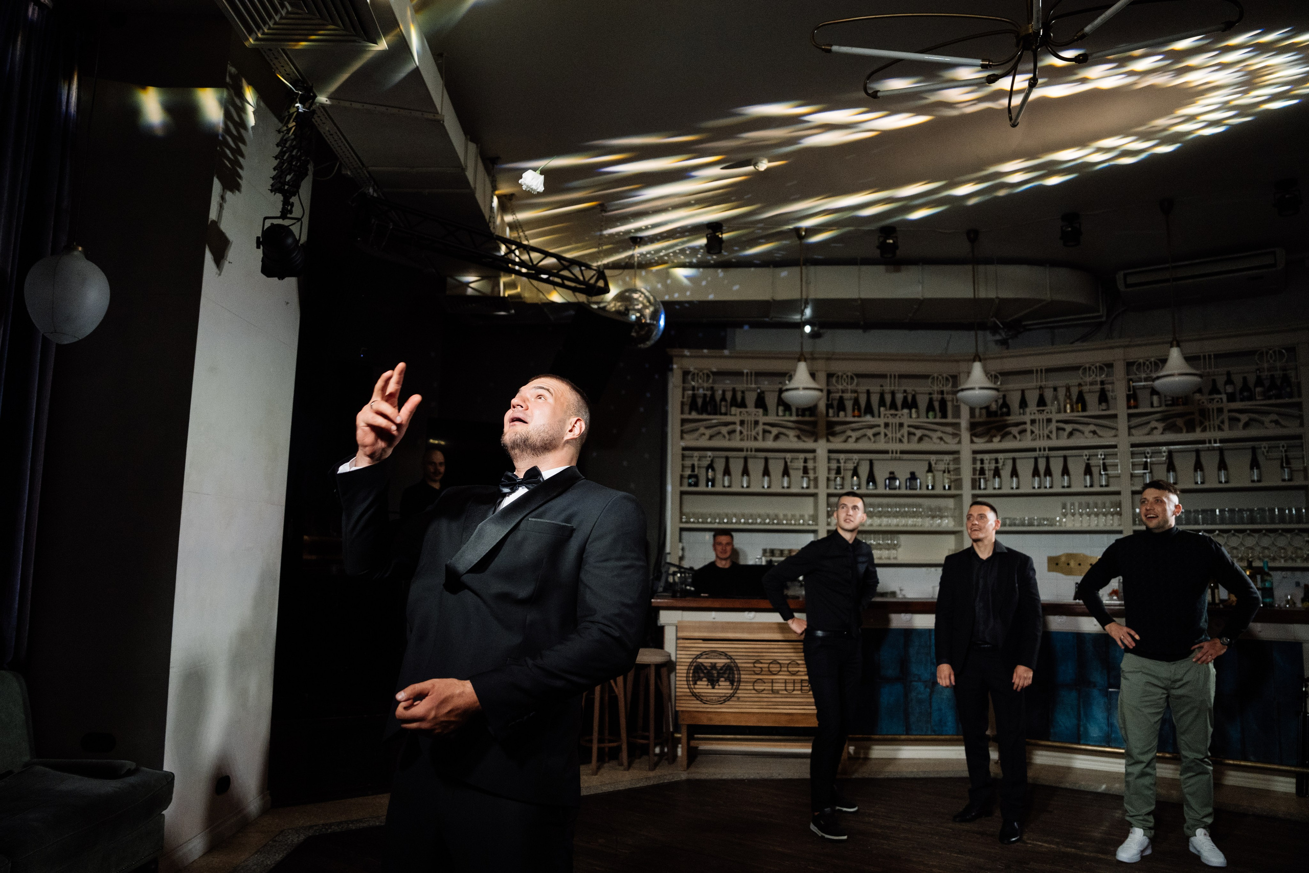 Свадьба в сошиал клабе. Свадебный фотограф организатор в Санкт-Петербурге Ассоль Опарина