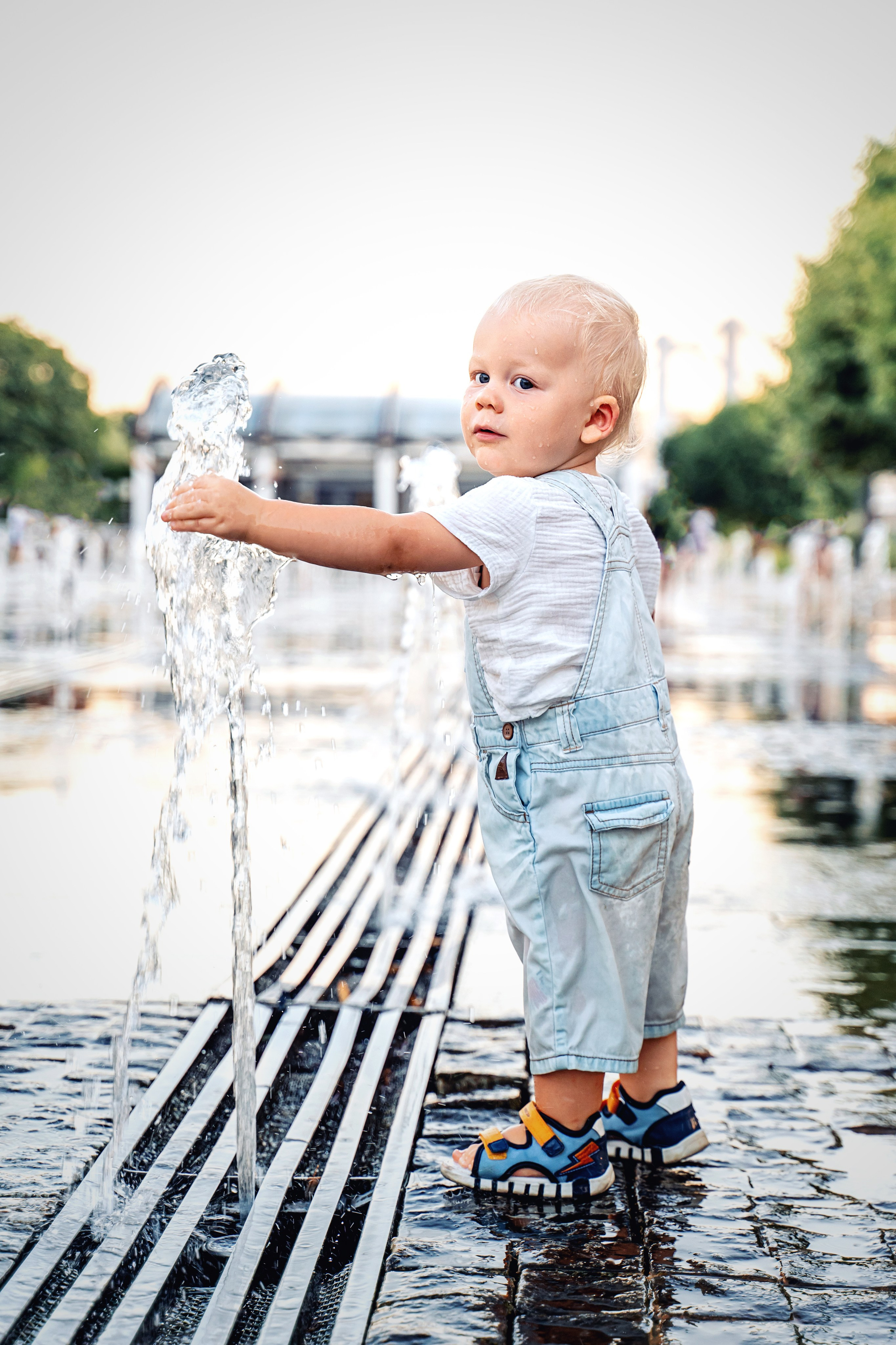 Семейная прогулка в парке Музеон на закате. Фотограф \ Видеограф на Крещение, Венчание Москва| Семейные съемки