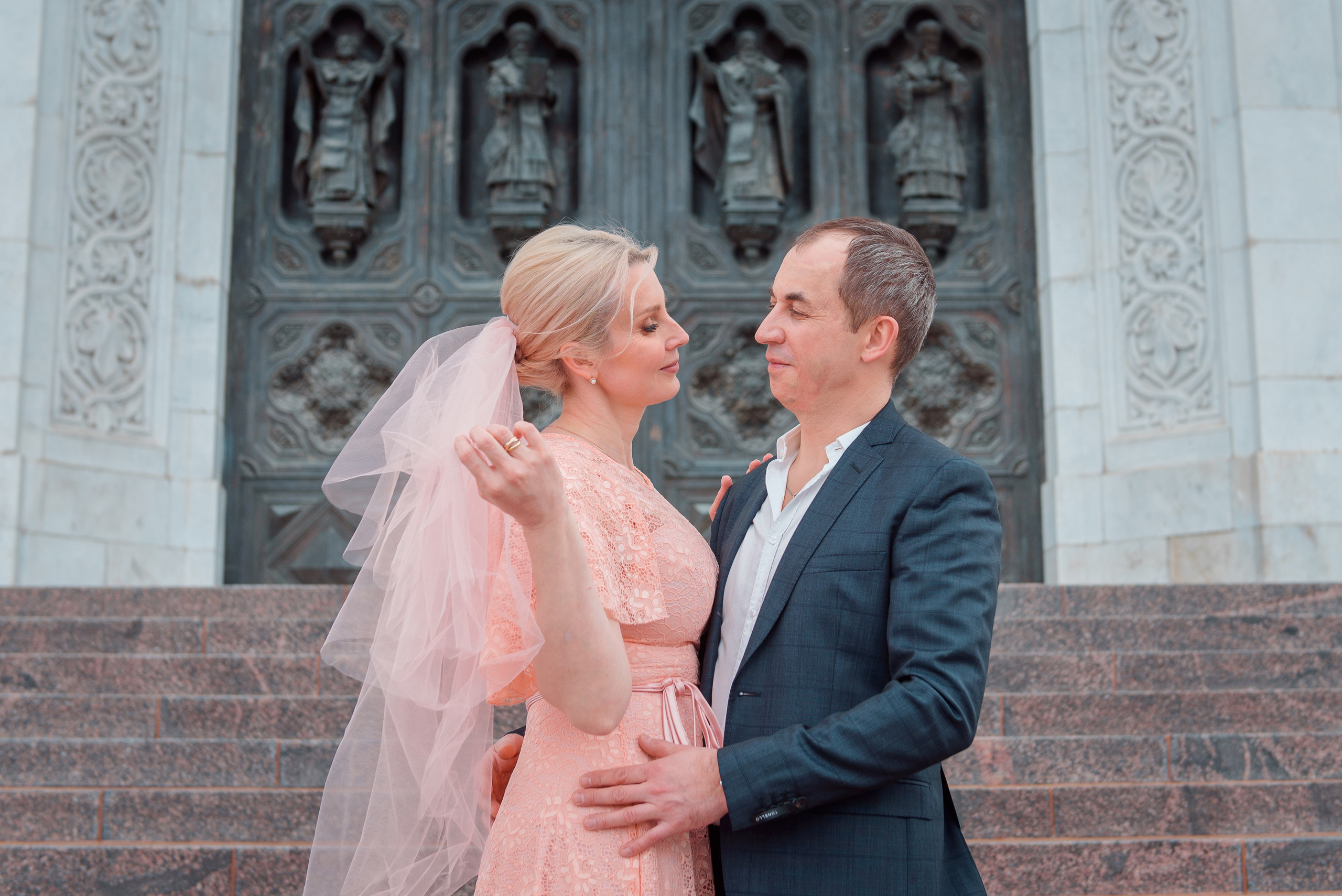 Венчание в Храме Христа Спасителя (Нижний храм). Свадебный и семейный фотограф в Москве Юлия Винник