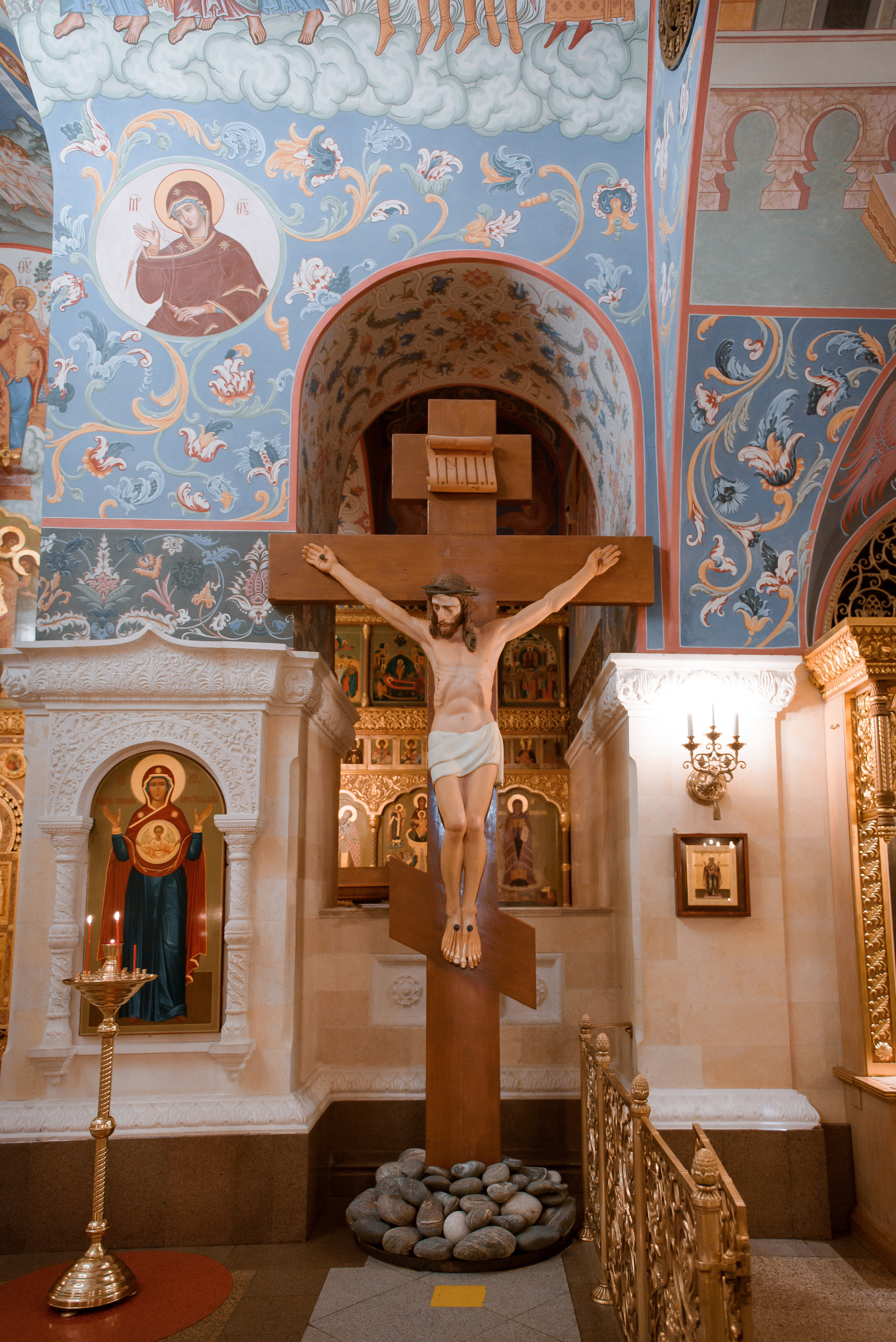 Венчание в Храме Христа Спасителя (Нижний храм). Свадебный и семейный фотограф в Москве Юлия Винник