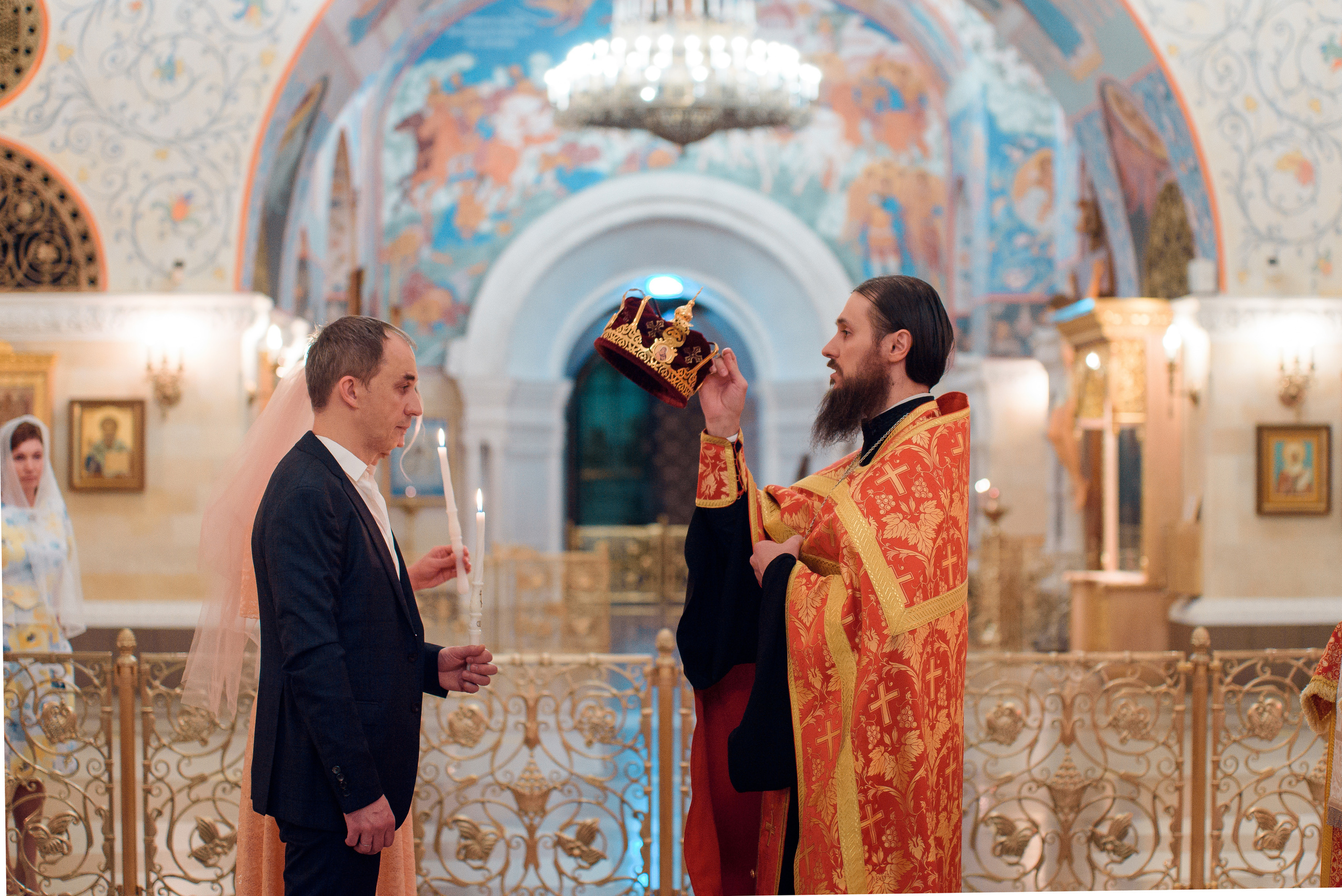 Венчание в Храме Христа Спасителя (Нижний храм). Свадебный и семейный фотограф в Москве Юлия Винник
