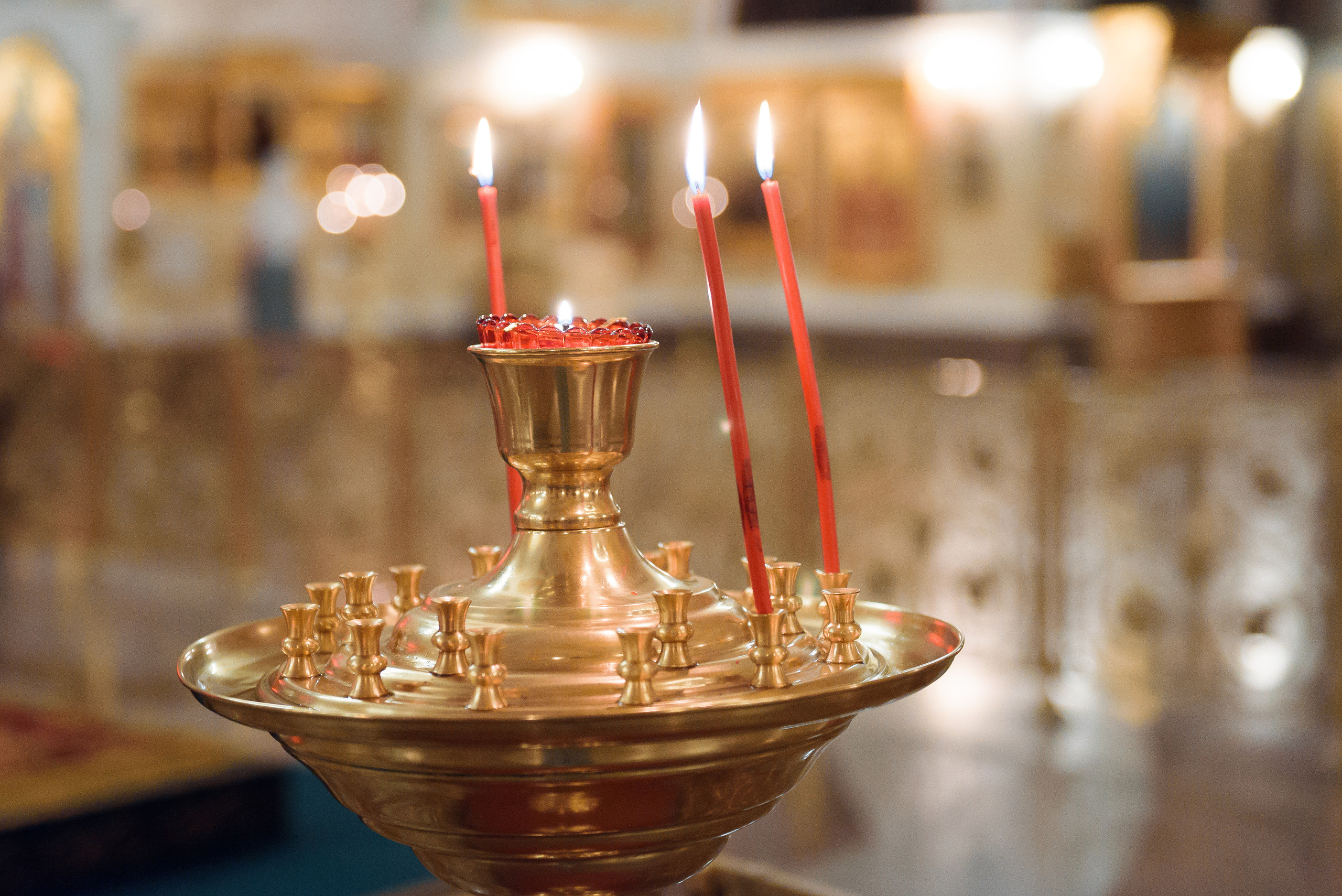 Венчание в Храме Христа Спасителя (Нижний храм). Свадебный и семейный фотограф в Москве Юлия Винник