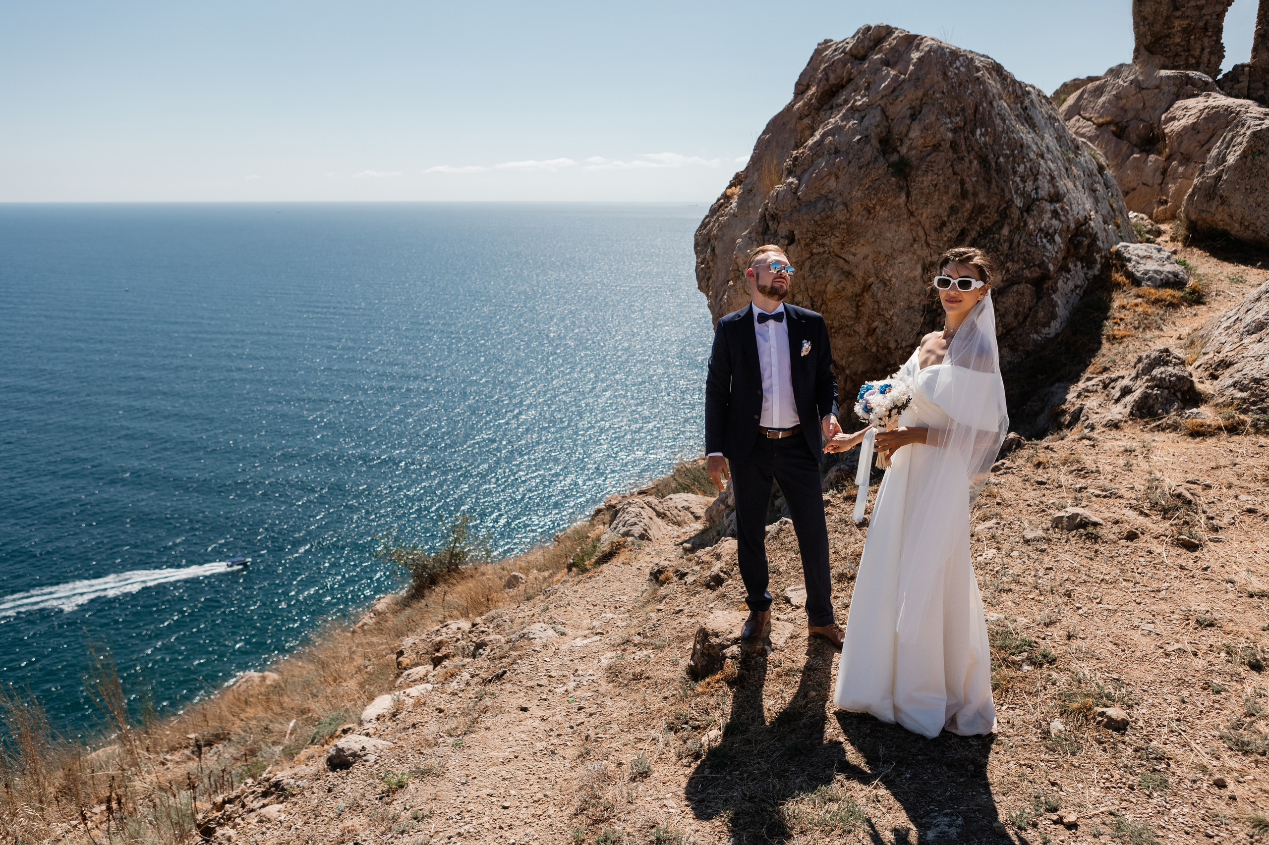 Свадебная съёмка в Балаклаве в крепости Чембало. Свадебный фотограф, фотосъемка в Крыму, Севастополе, Симферополе, Ялте