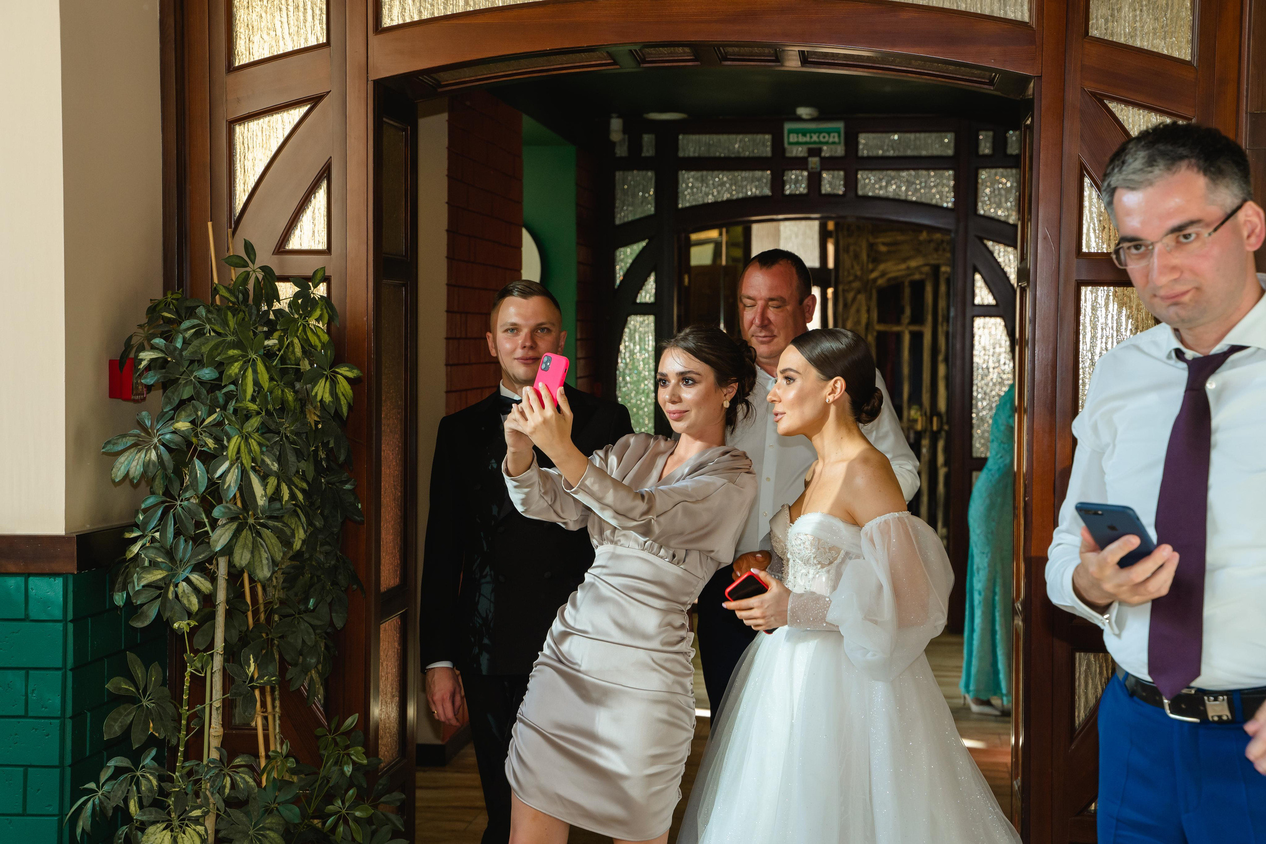 Свадьбы и банкеты. Выпускные альбомы в Екатеринбурге, от Анастасии Саловой