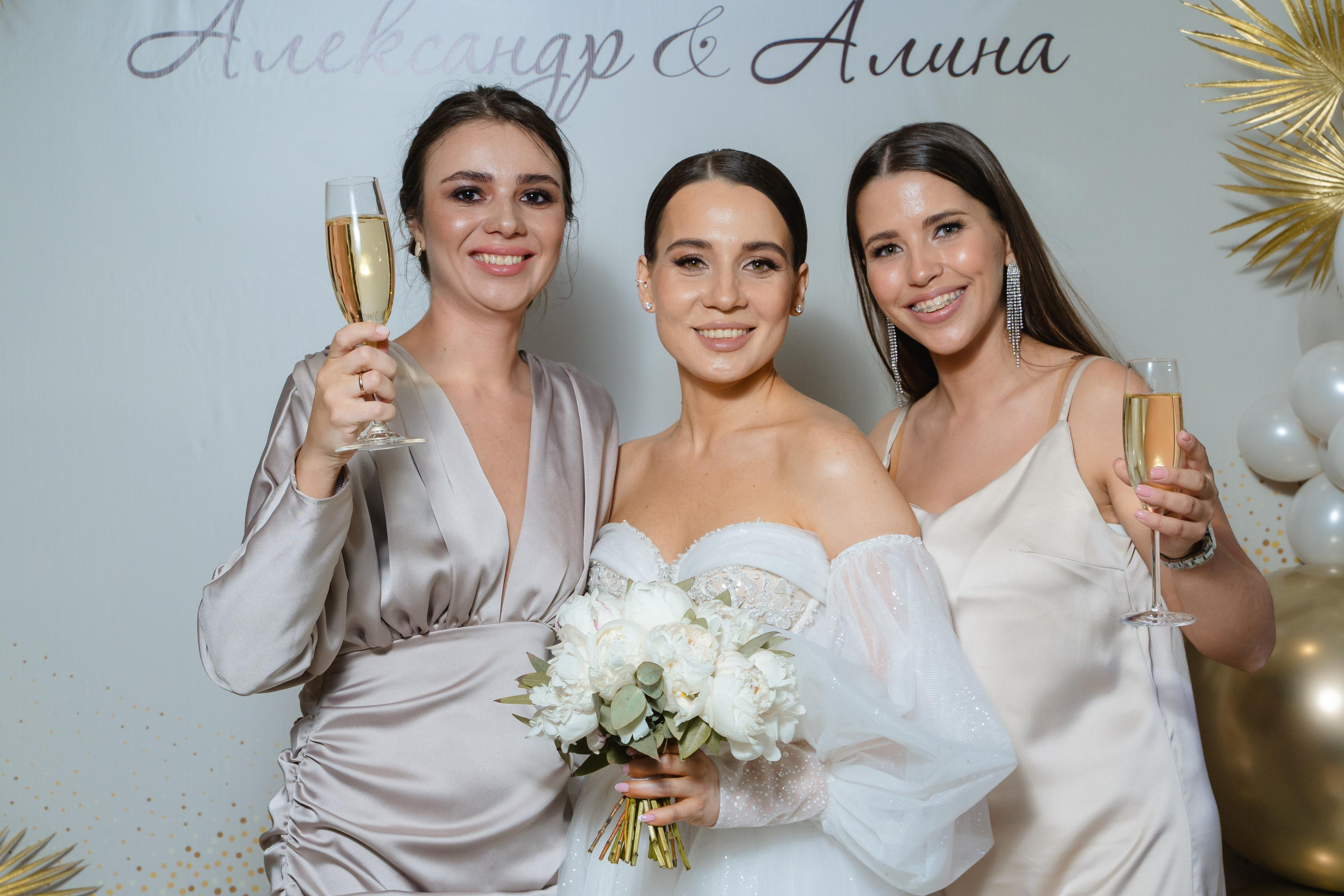 Свадьбы и банкеты. Выпускные альбомы в Екатеринбурге, от Анастасии Саловой