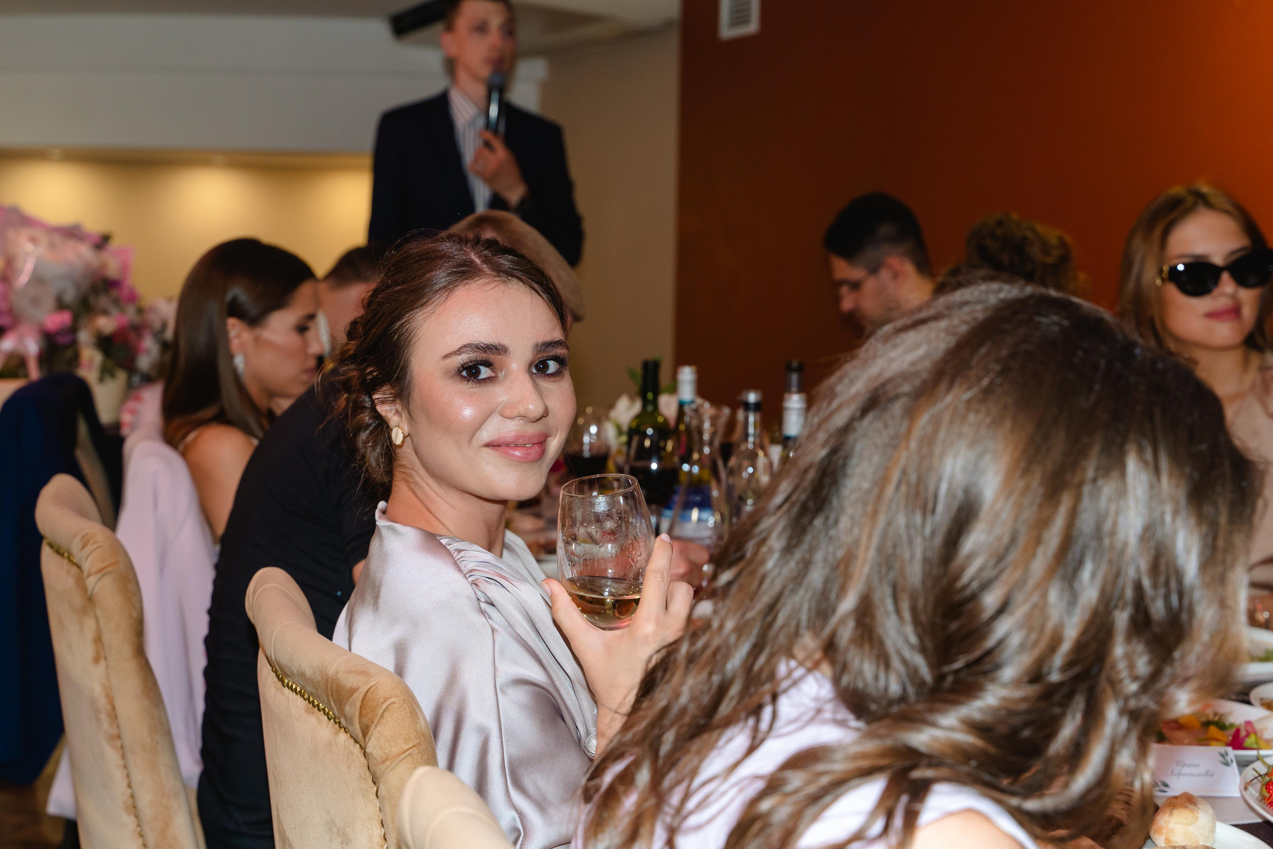 Свадьбы и банкеты. Выпускные альбомы в Екатеринбурге, от Анастасии Саловой