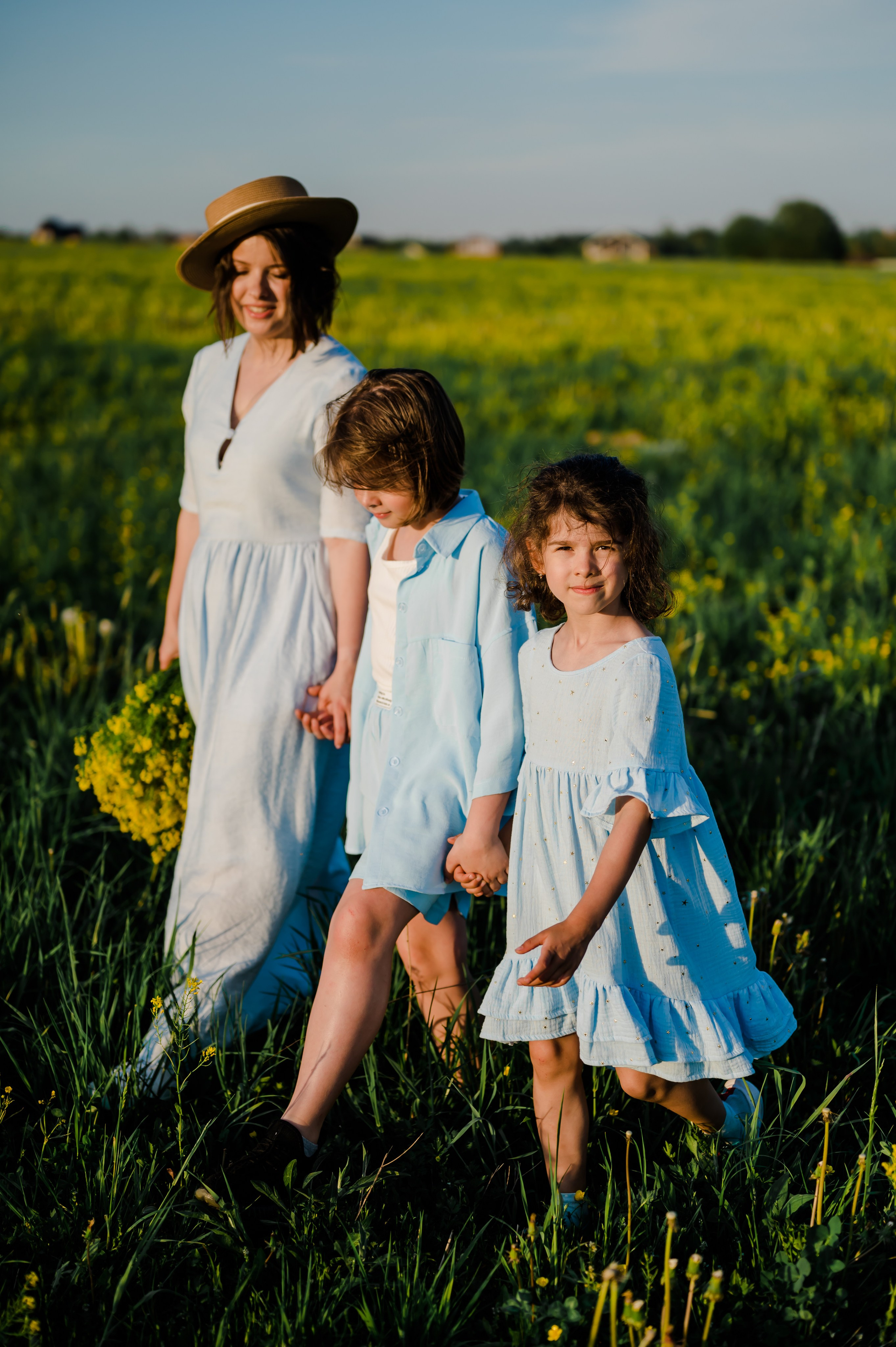 Анна, Дарья и Мария. Рапс. Свадебный и семейный фотограф Евгения Кононова