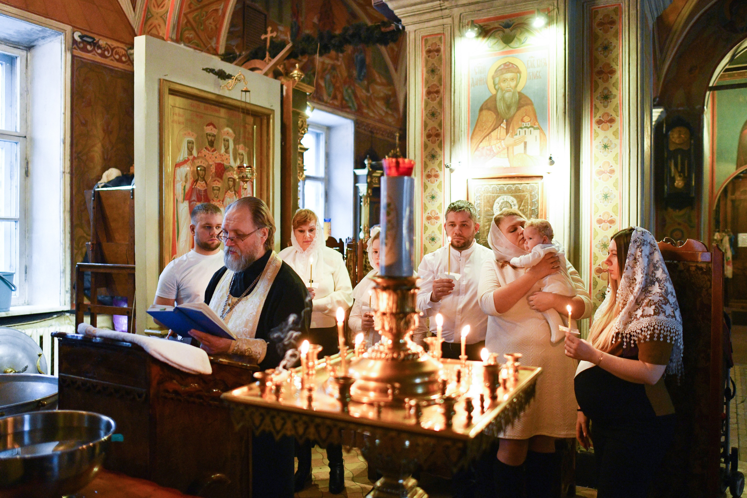 Крещение Анны. Храм Зосимы и Савватия. Гольяново. Свадебный и портретный фотограф в Москве Галина Борисова