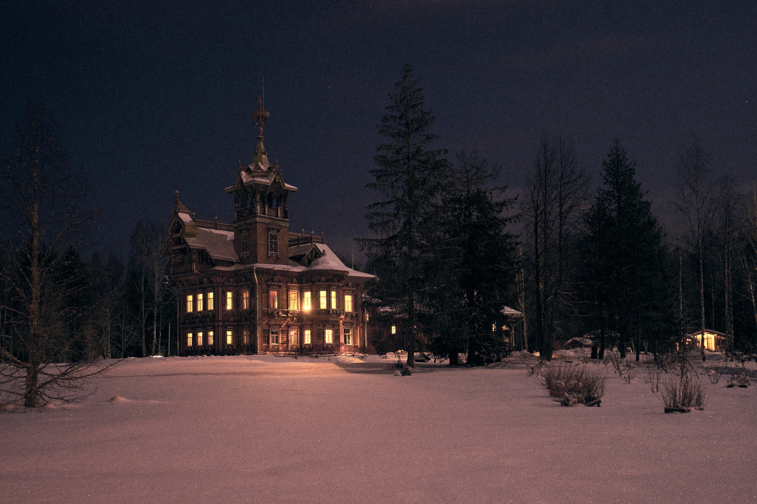 Лесной терем Асташово. Creative photographer Denis Klero