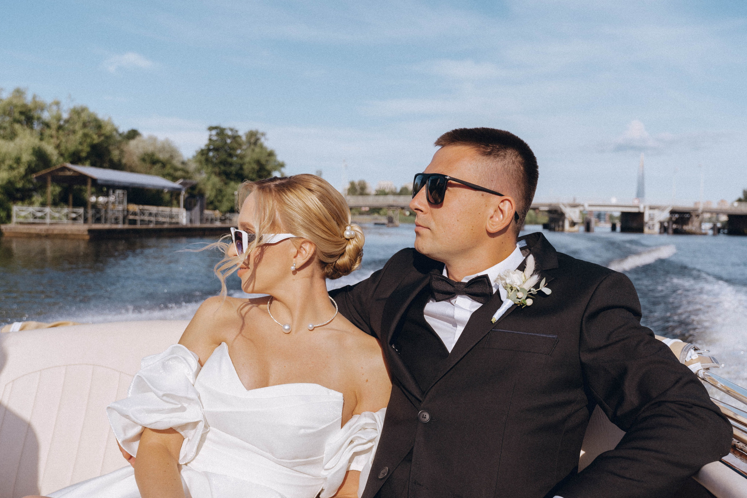 СВАДЕНБНАЯ СЬЕМКА НА КАТЕРЕ ПО КАНАЛАМ САНКТ-ПЕТЕРБУРГА И В АКВАТОРИИ НЕВЫ. Профессиональный фотограф, Санкт-Петербург — Виктория Богомолова