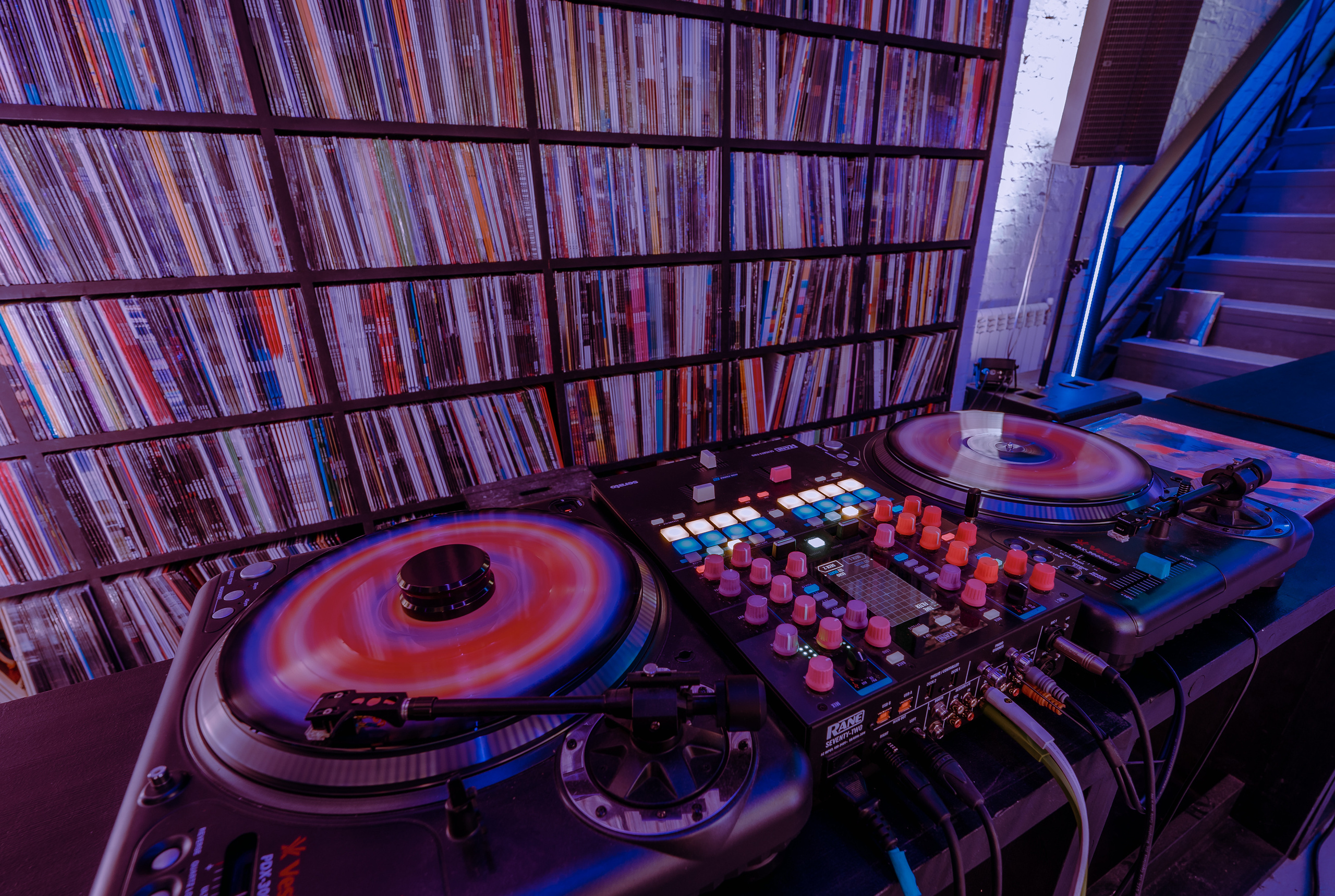 Stoprobot Vinyl II. @tomrus: Рустам Шагиморданов — фотограф