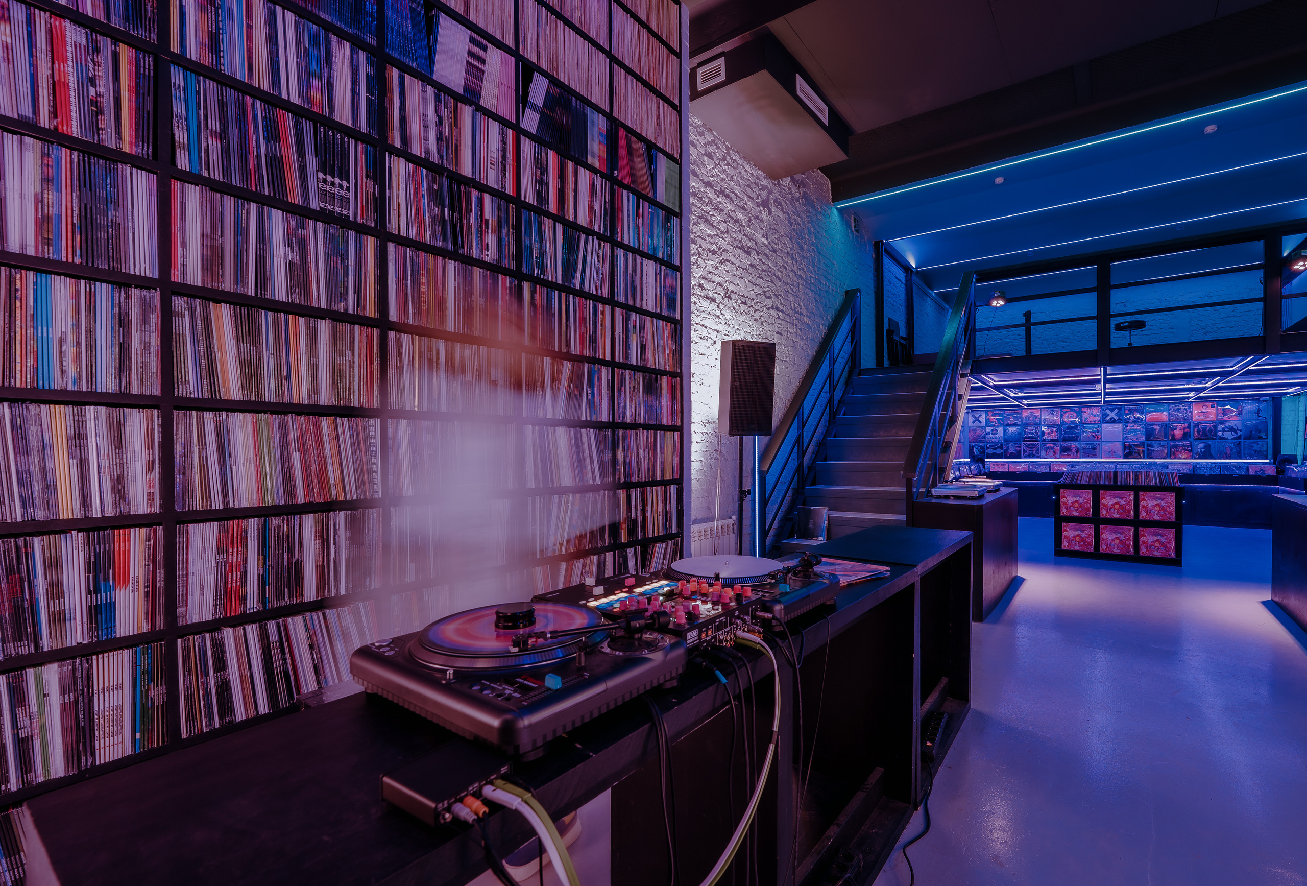 Stoprobot Vinyl II. @tomrus: Рустам Шагиморданов — фотограф