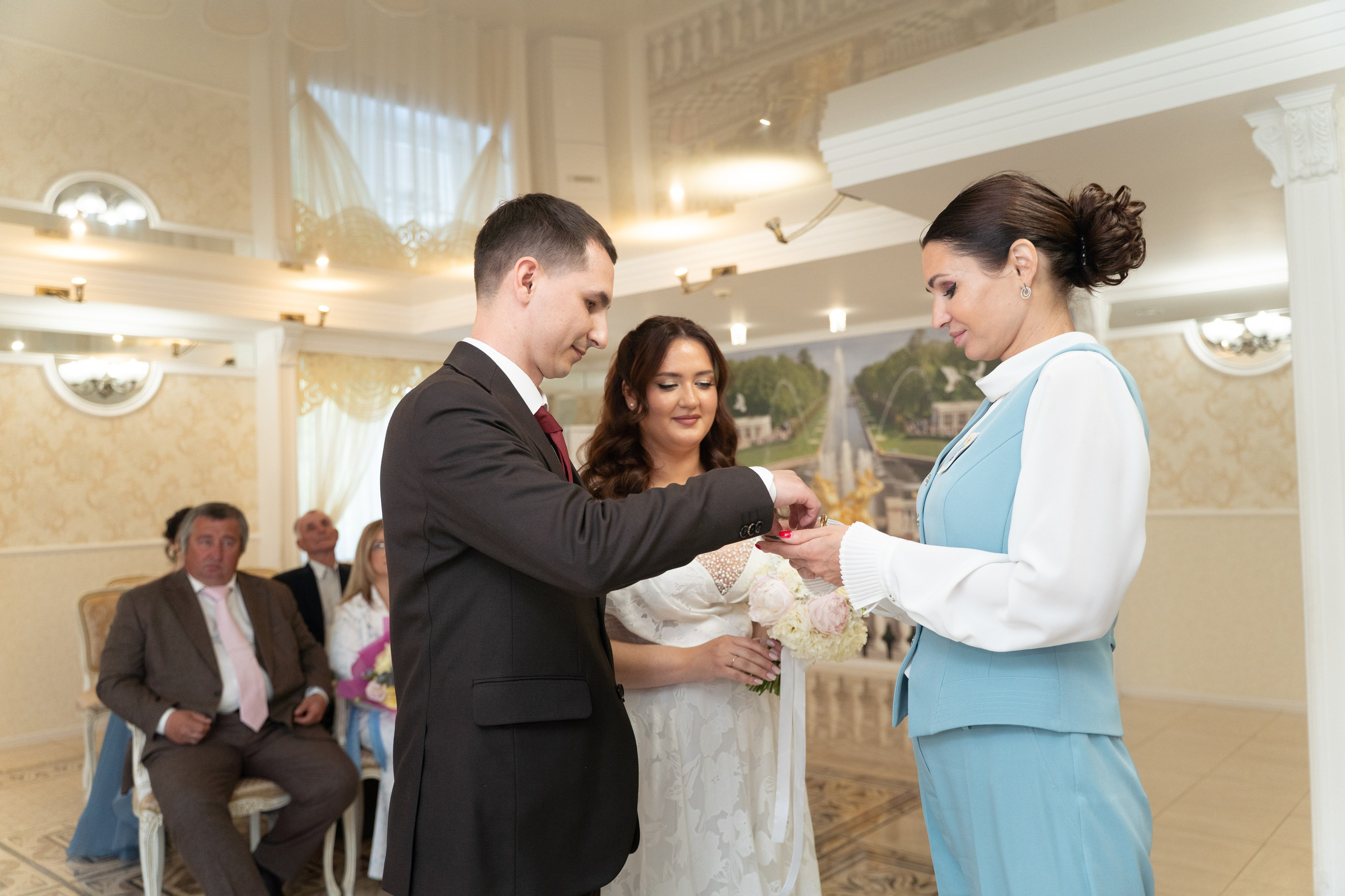 История в ЗАГСе Петергофа. Professional photoartist in St. Petersburg (wedding, reportage, portrait, model book, love story) Alexander Shvedov