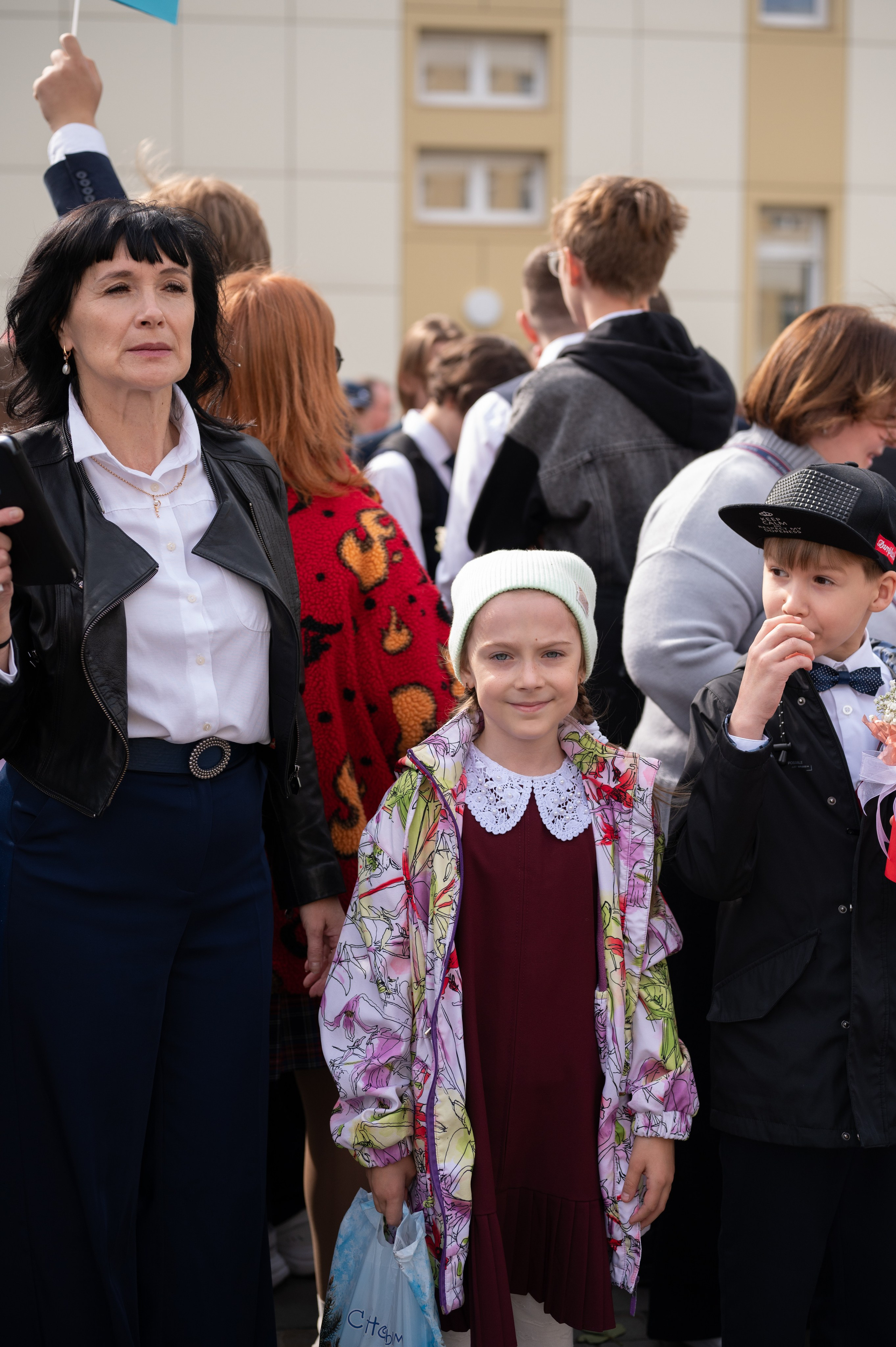 1 сентября 16 гимназия 2 класс (линейка + в классе+ на улице). Фотограф новорожденных, семейный детский в Тюмени Татьяна Морозова