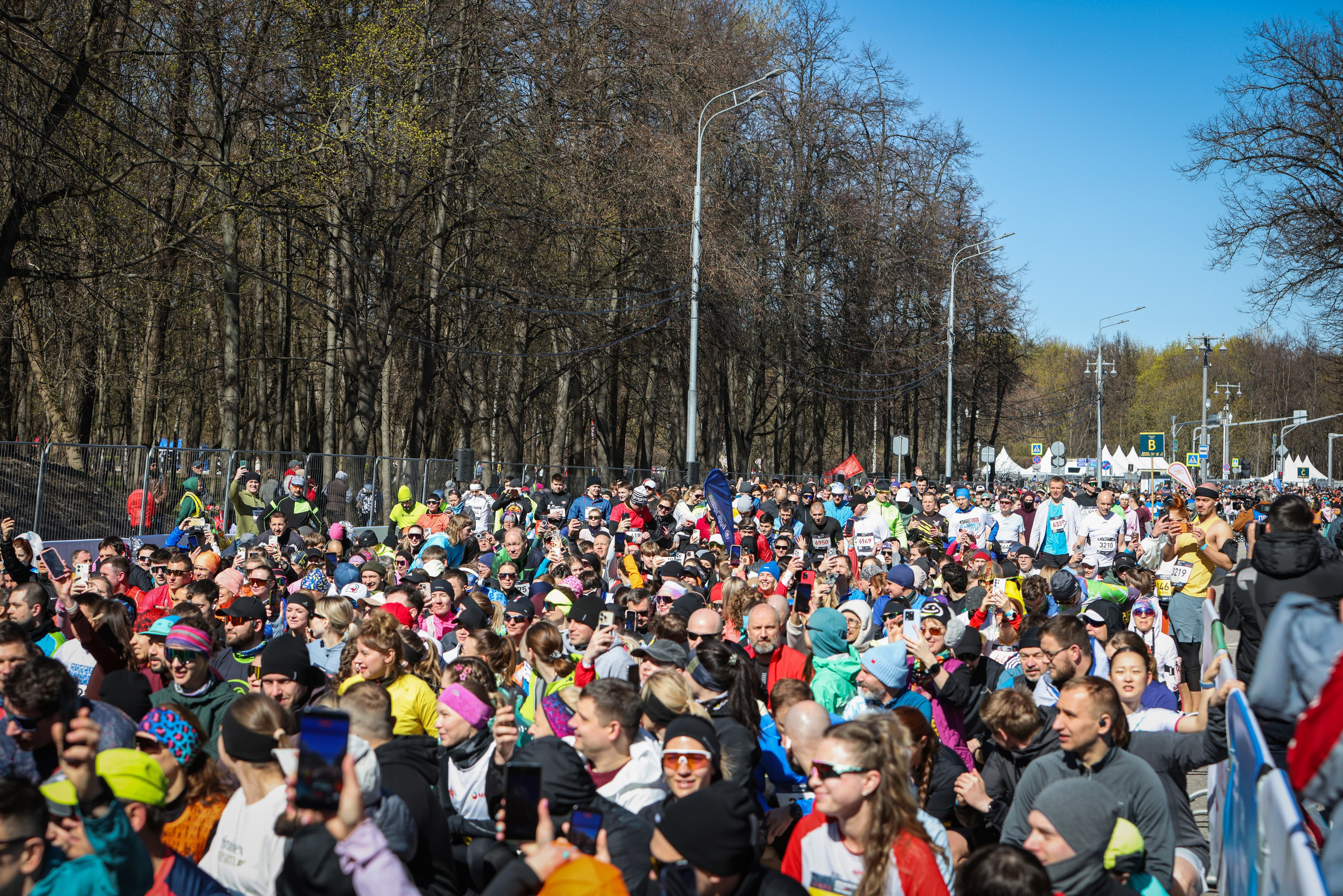 Московский полумарафон 25 и 26.04.26. Фотограф Сергей Ловкий