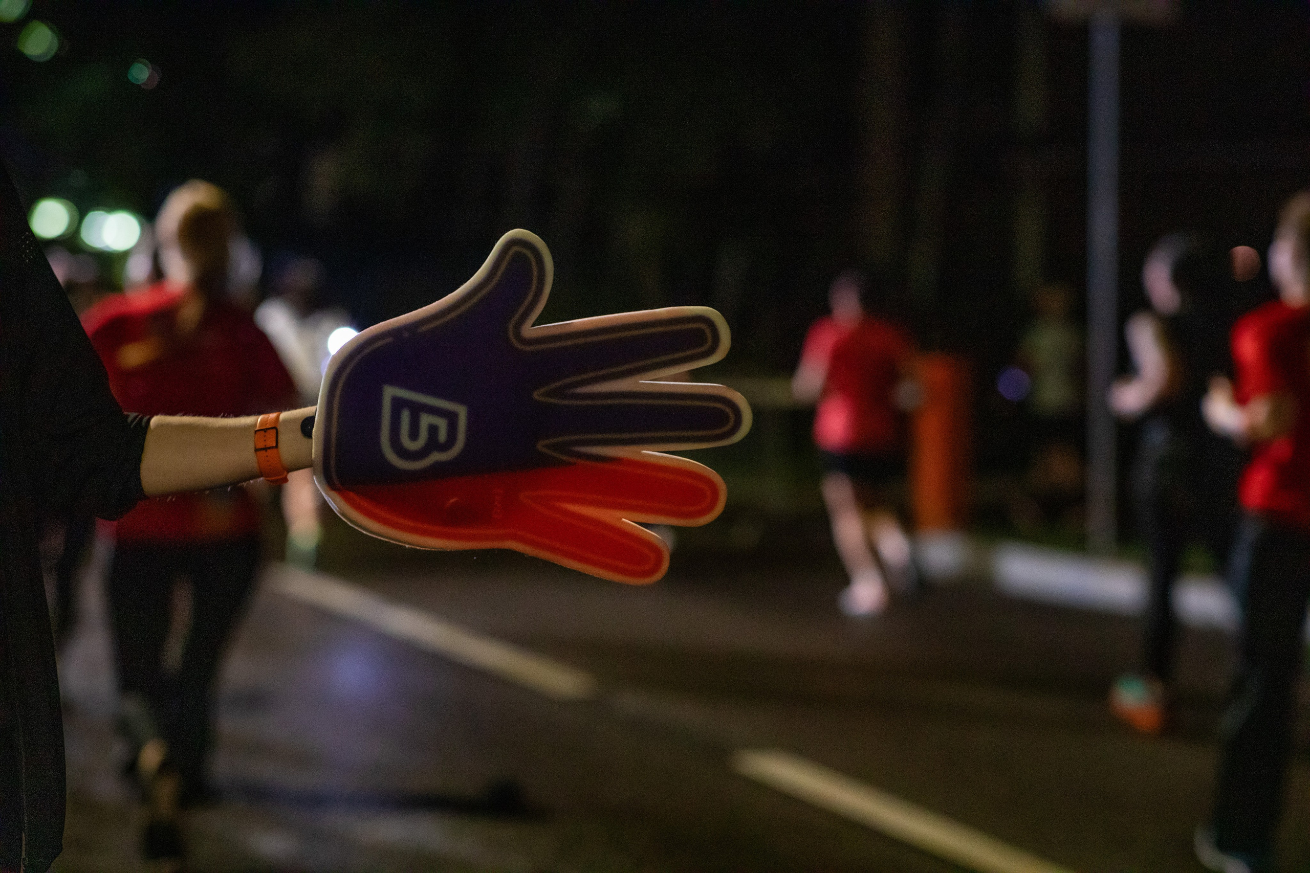 Самая крутая поддержка Ночного забега от 5 вёрст 03.08.24. Фотограф Сергей Ловкий