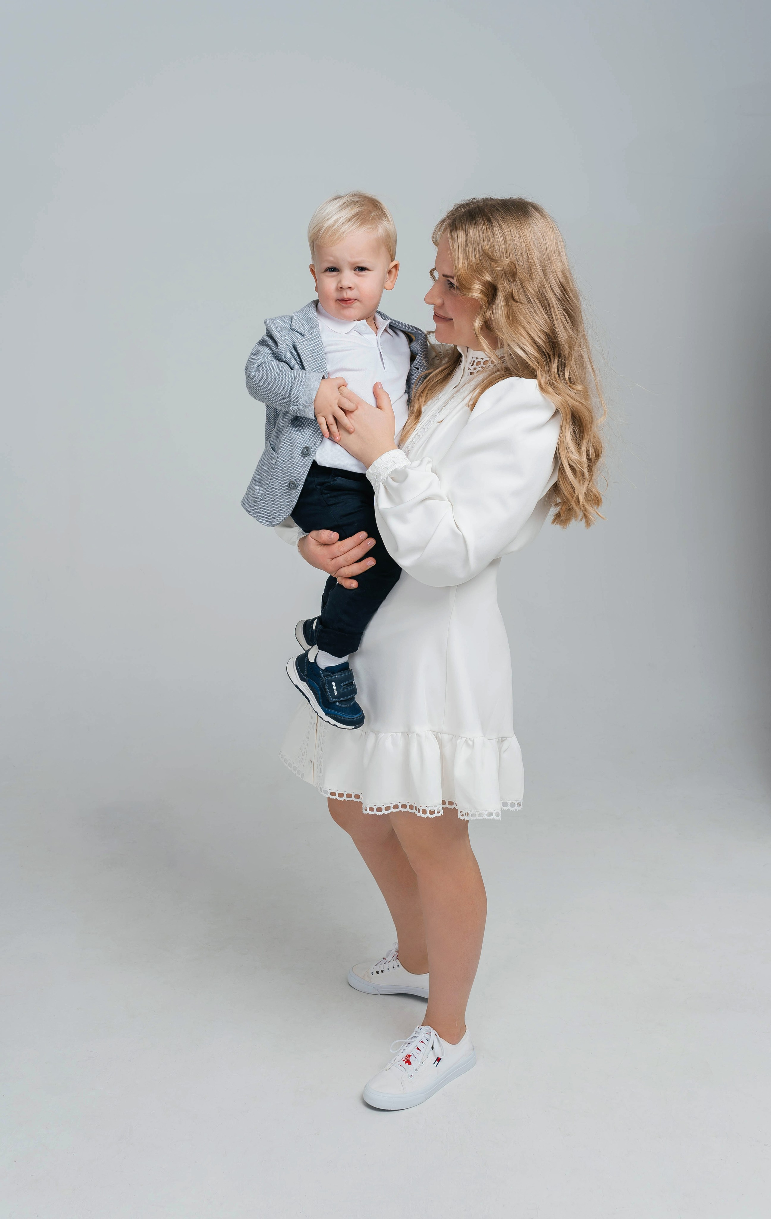 «Мама-дети» в стиле минимализм. Семейный фотограф Москва Путилково Гуляшова Екатерина