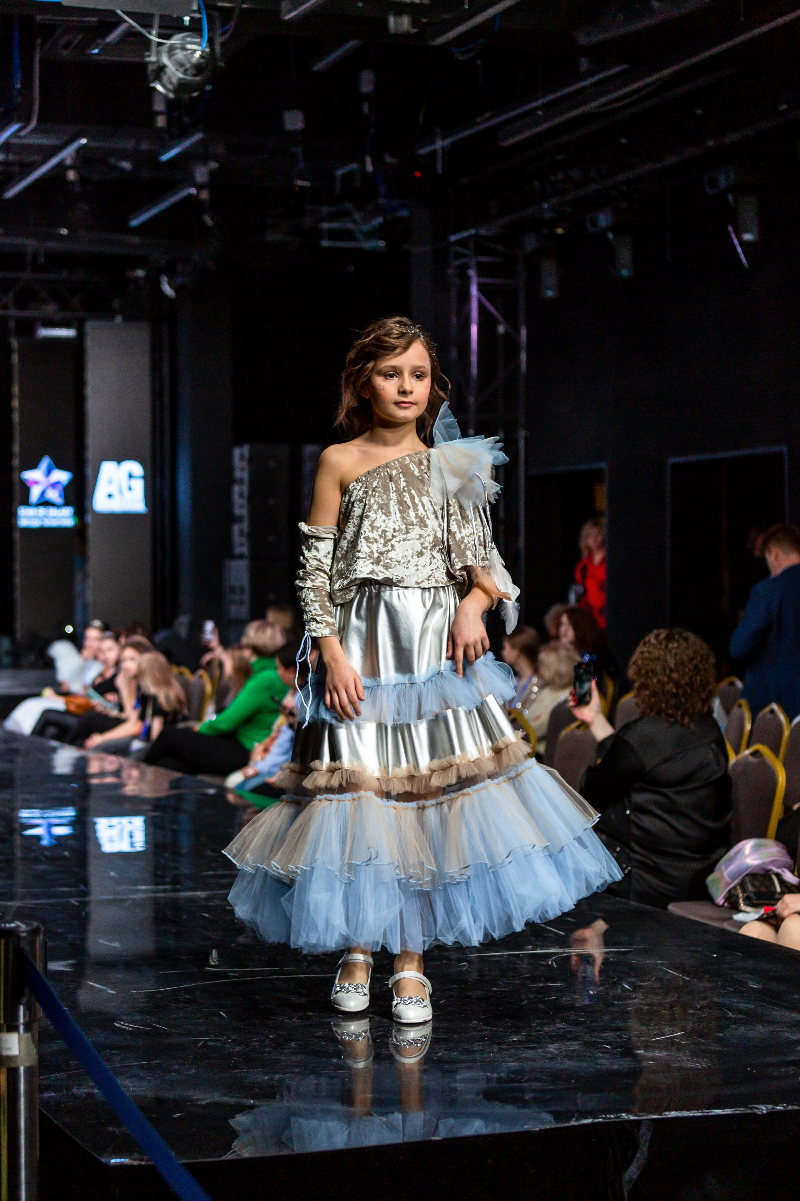 Звезда галактики. Яровит Холл. Репортажный, семейный, свадебный, портретный фотограф