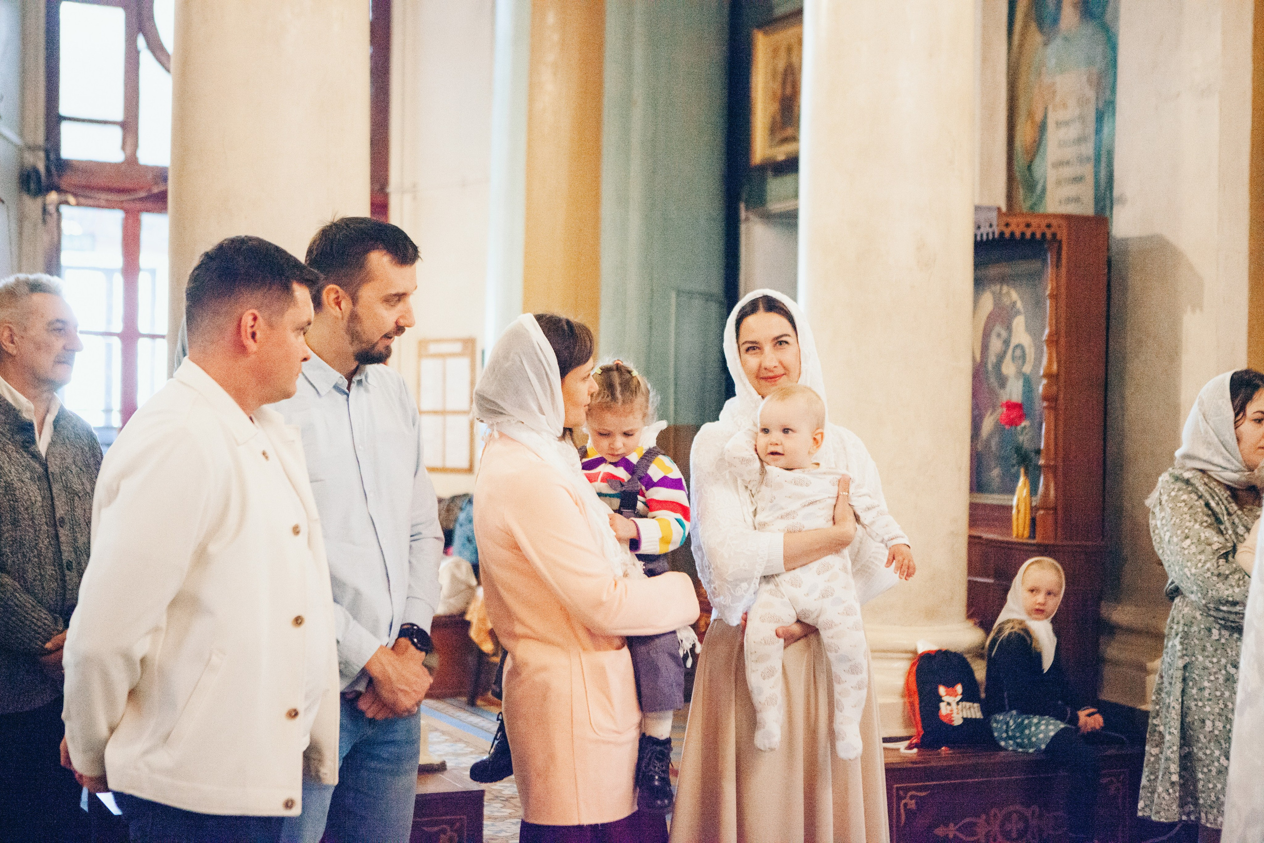 Крещение ребенка в церкви. Фотограф Ольга Ефремова
