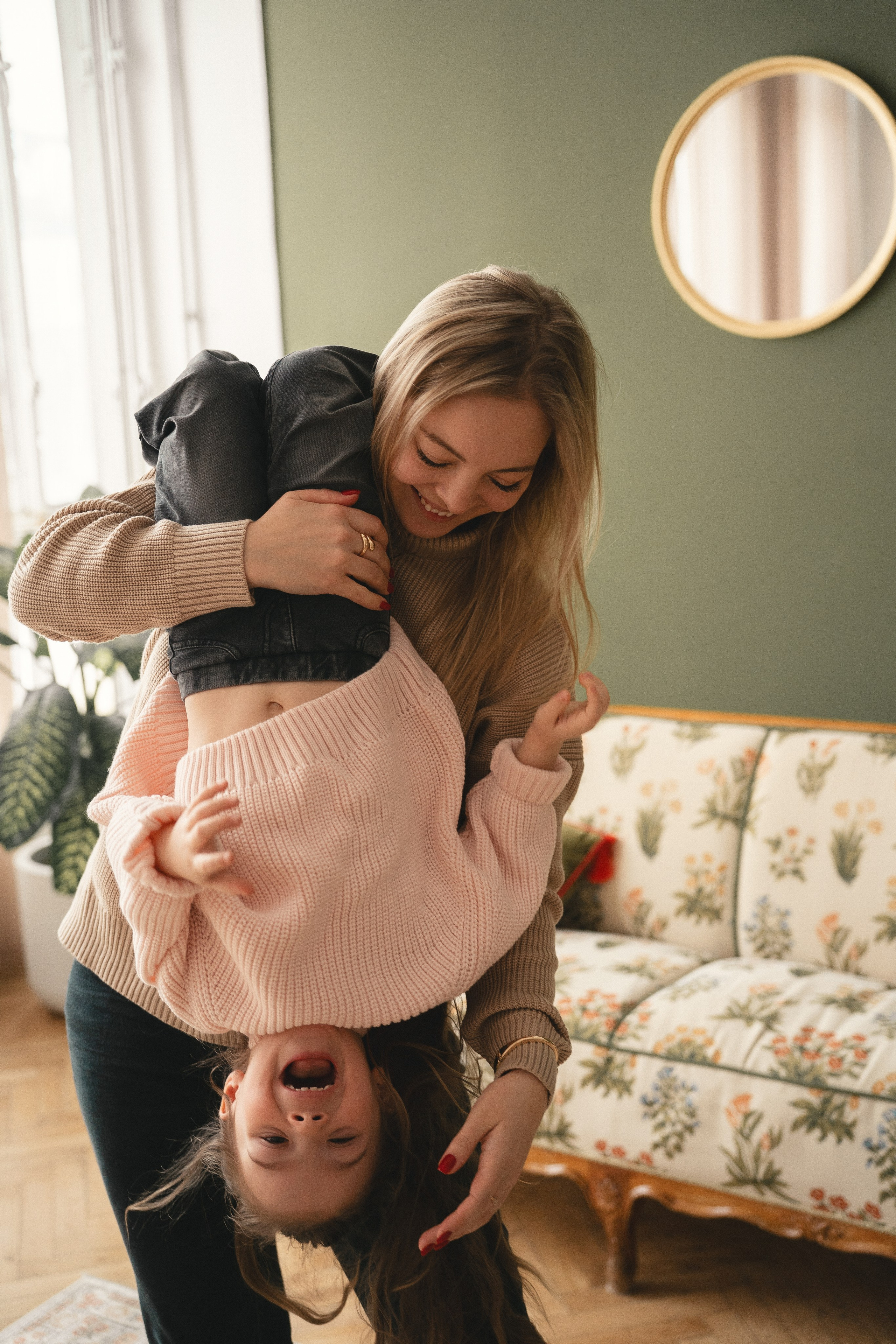 Оля и Настя. Фотограф/рилсмейкер в Москве и МО. Свадьбы, индивидуальные съемки, лавстори, беременность, мероприятия, бренды