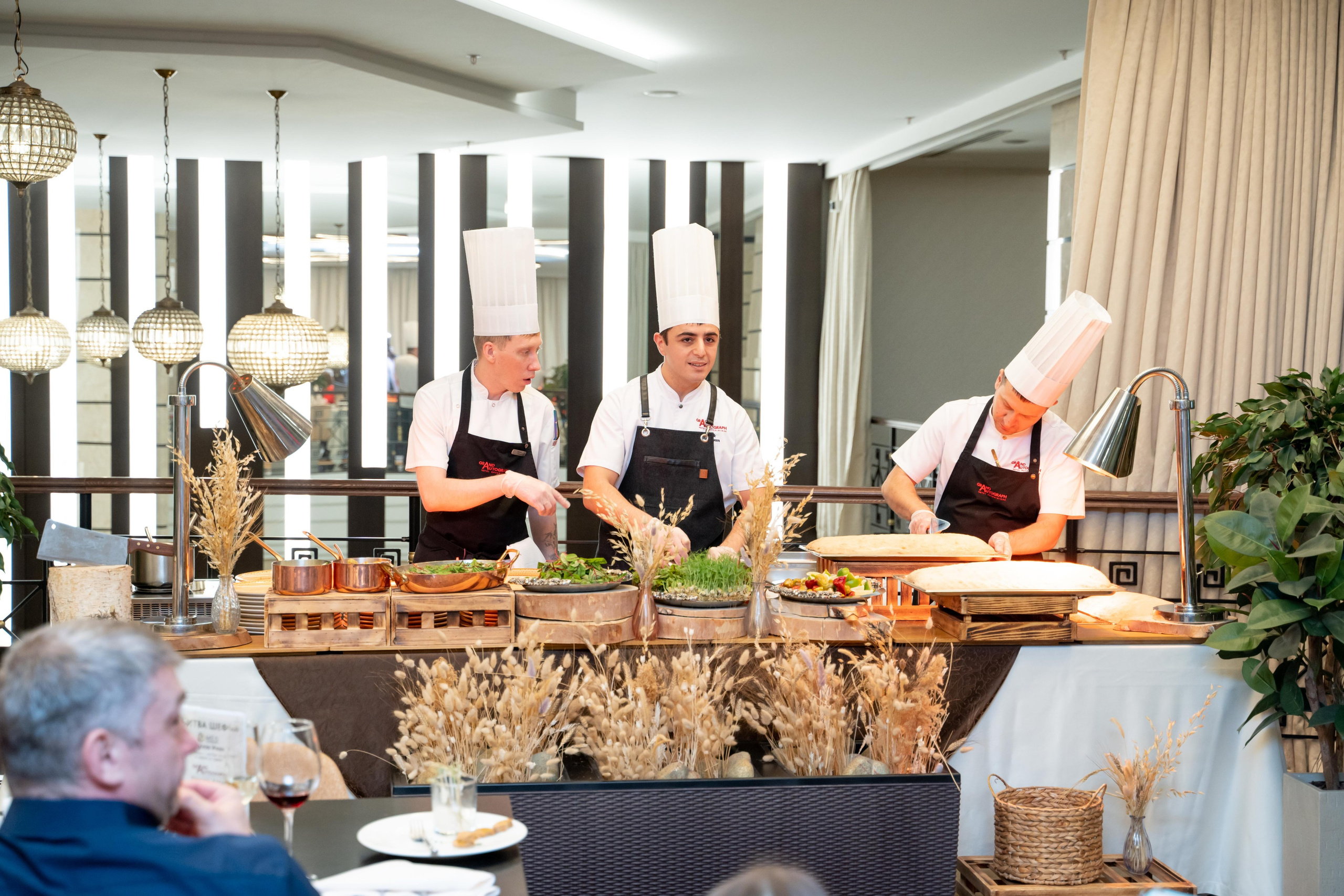 Битва Шефов в ресторане «Мед». Главная