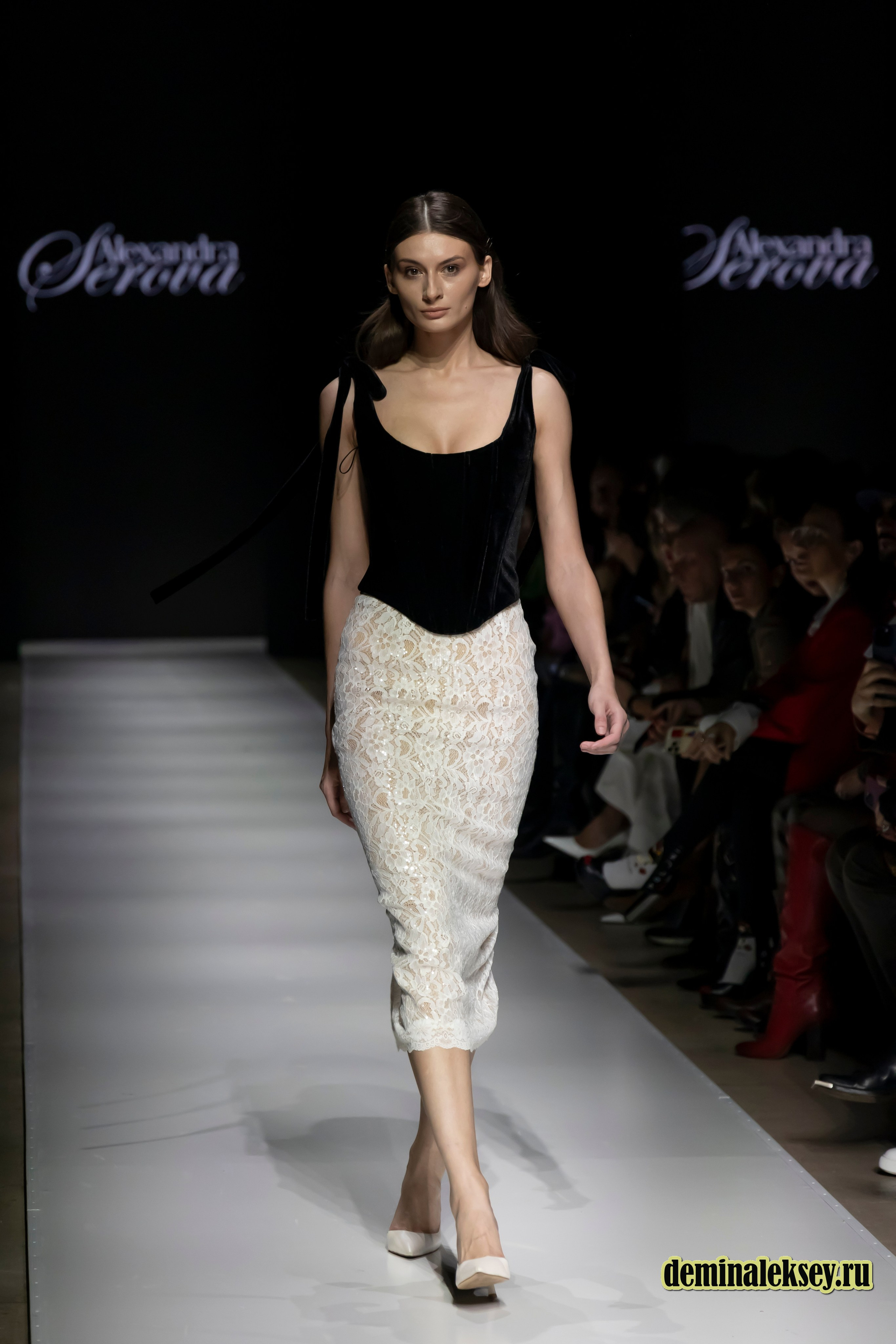Московская неделя моды 2024 9 октября дизайнер Alexandra Serova. Репортажный, семейный и студийный фотограф в Москве Демин Алексей