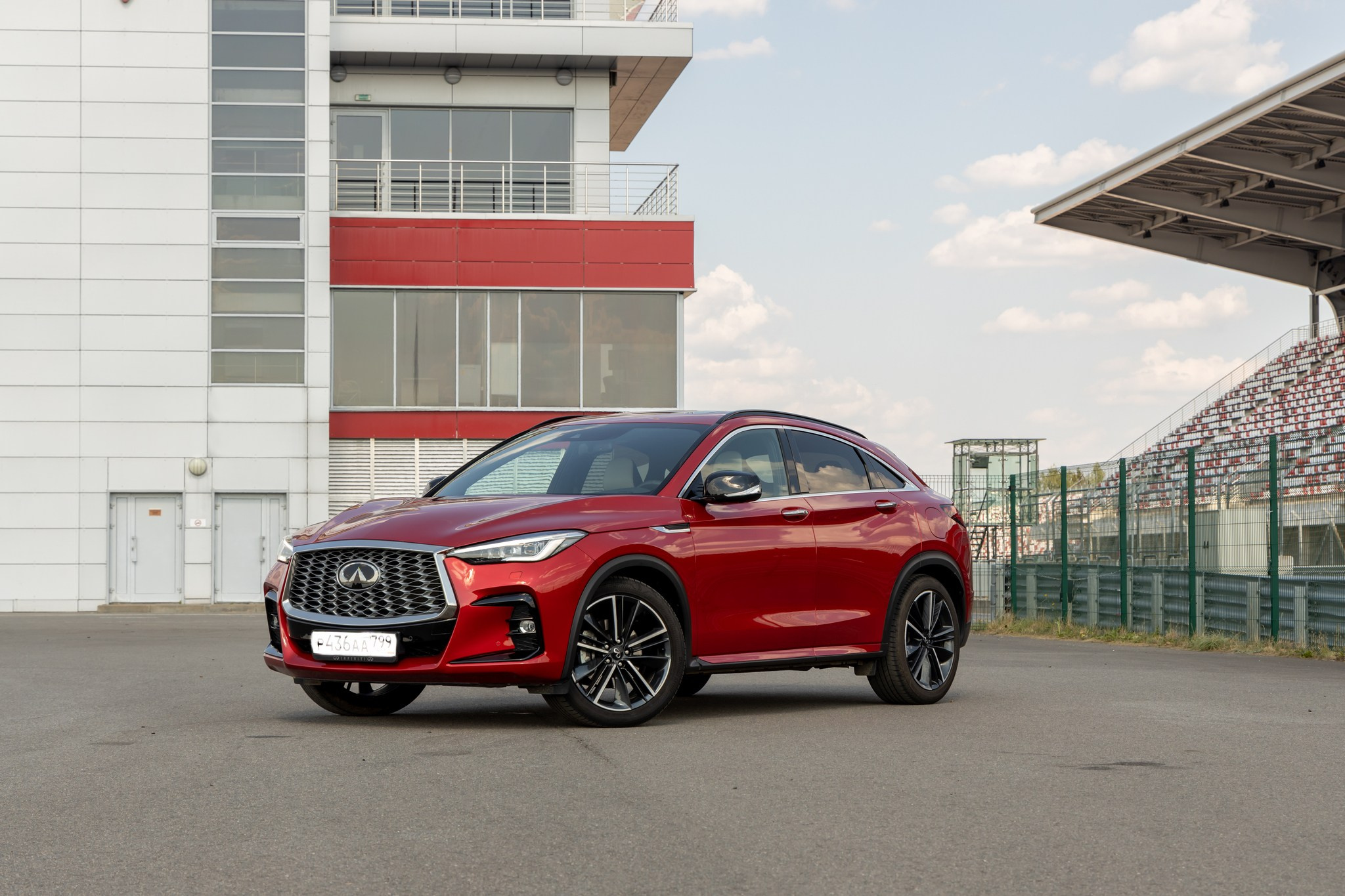 Infiniti QX55. Репортажный, семейный и студийный фотограф в Москве Демин Алексей