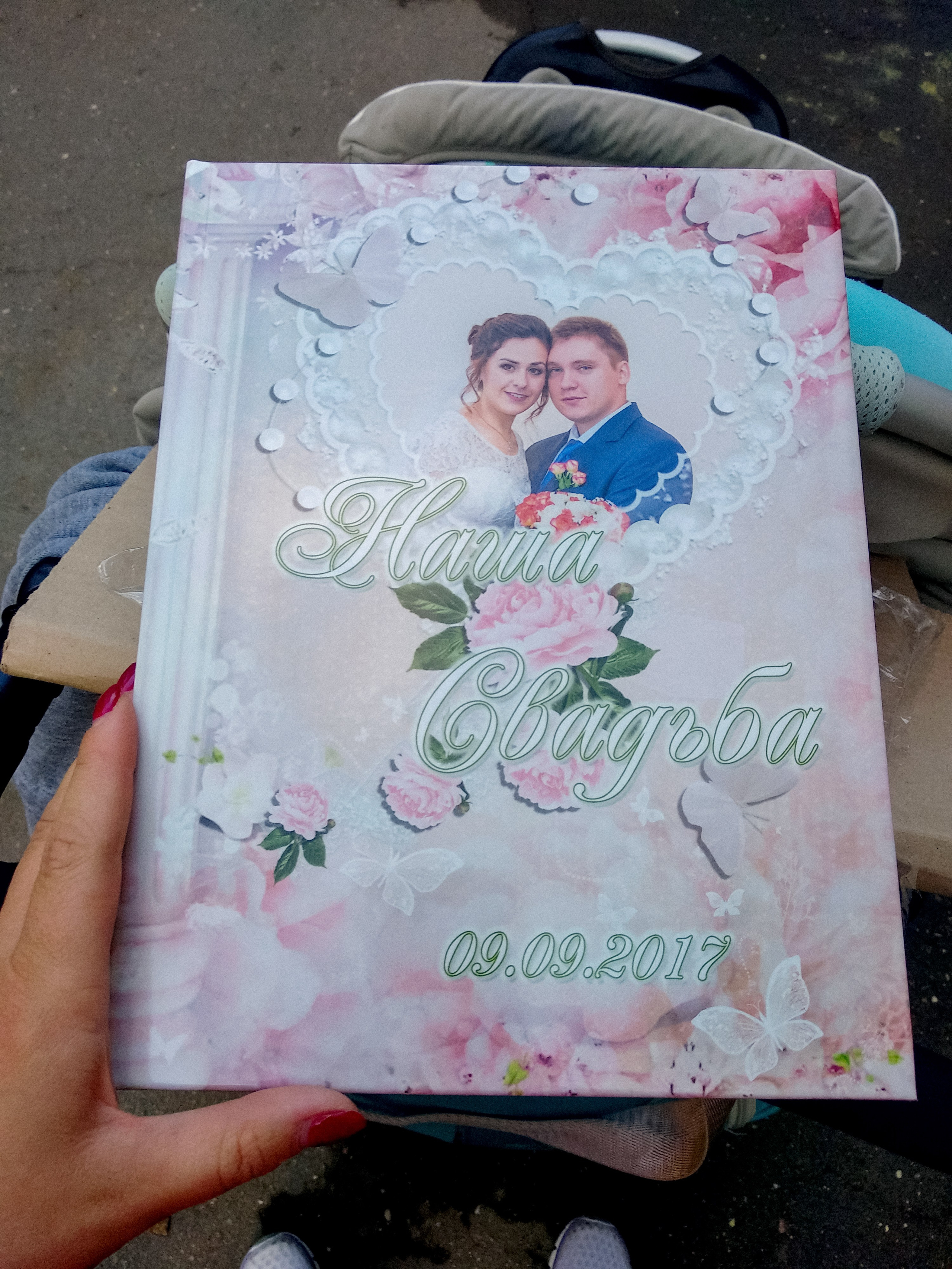 Книги ПРЕМИУМ (матовые плотные страницы; форматы — 20×20, 21×30, 30×20, 25×25, 30×30 -от 10 до 30 разв-ов. Фотограф Алина Лебедь