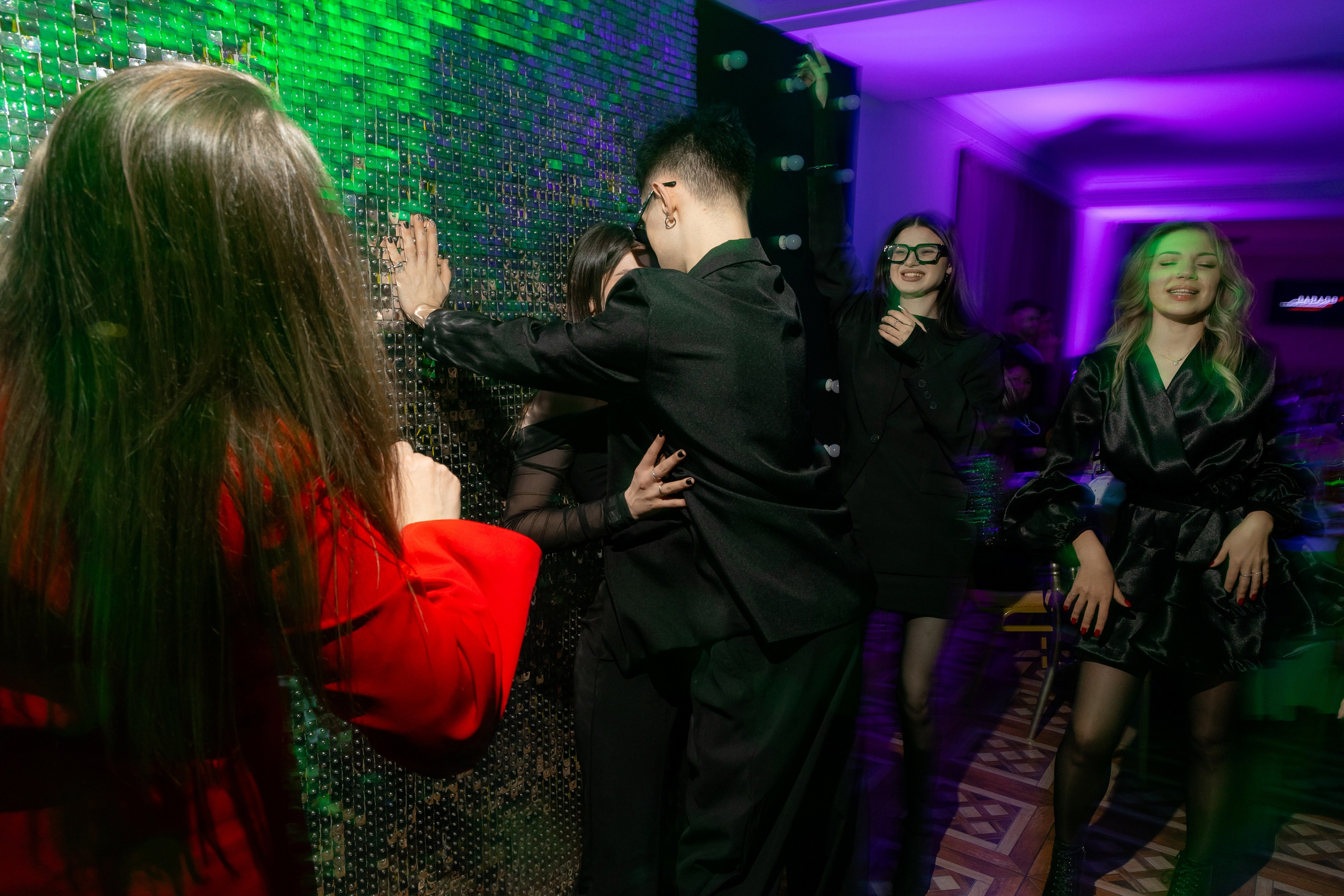 Корпоративная фотосъемка для кафе GARAGE | Новый год 2025 | Минск. Свадебный фотограф в Минске/Беларуси Сергей Спиридонов