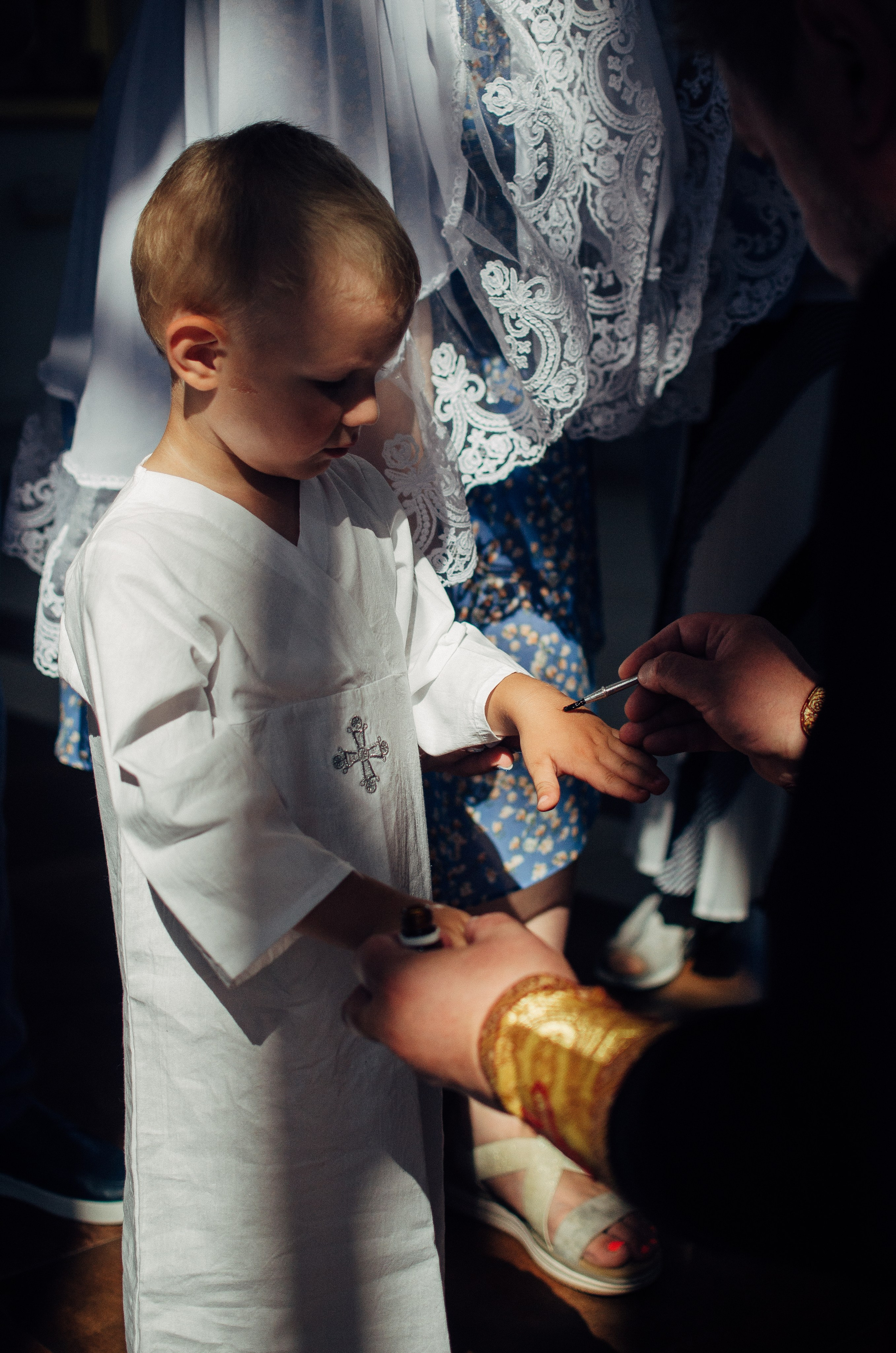 Крещение Андрюши — Трогательные моменты в фотографиях. Семейный фотограф во Всеволожске и Санкт-Петербурге Юлия Капустина