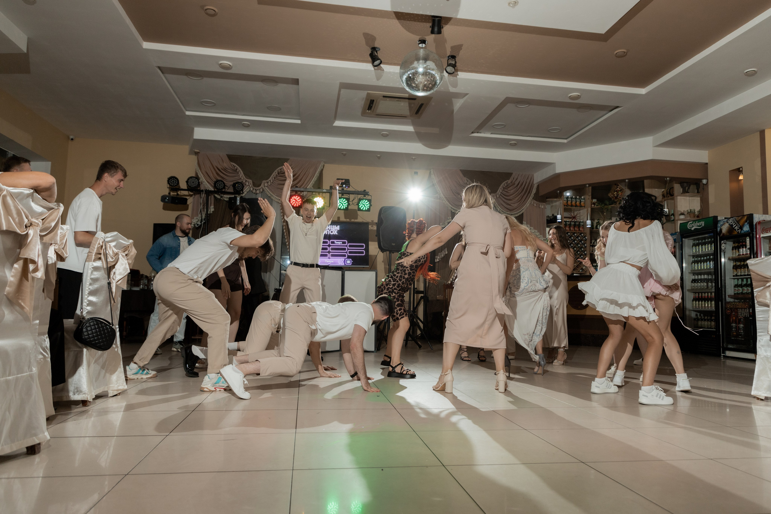 Роман и Александра (банкет). Свадебный фотограф Ангелина Сунгатулина | Саратов | Балаково | Вольск