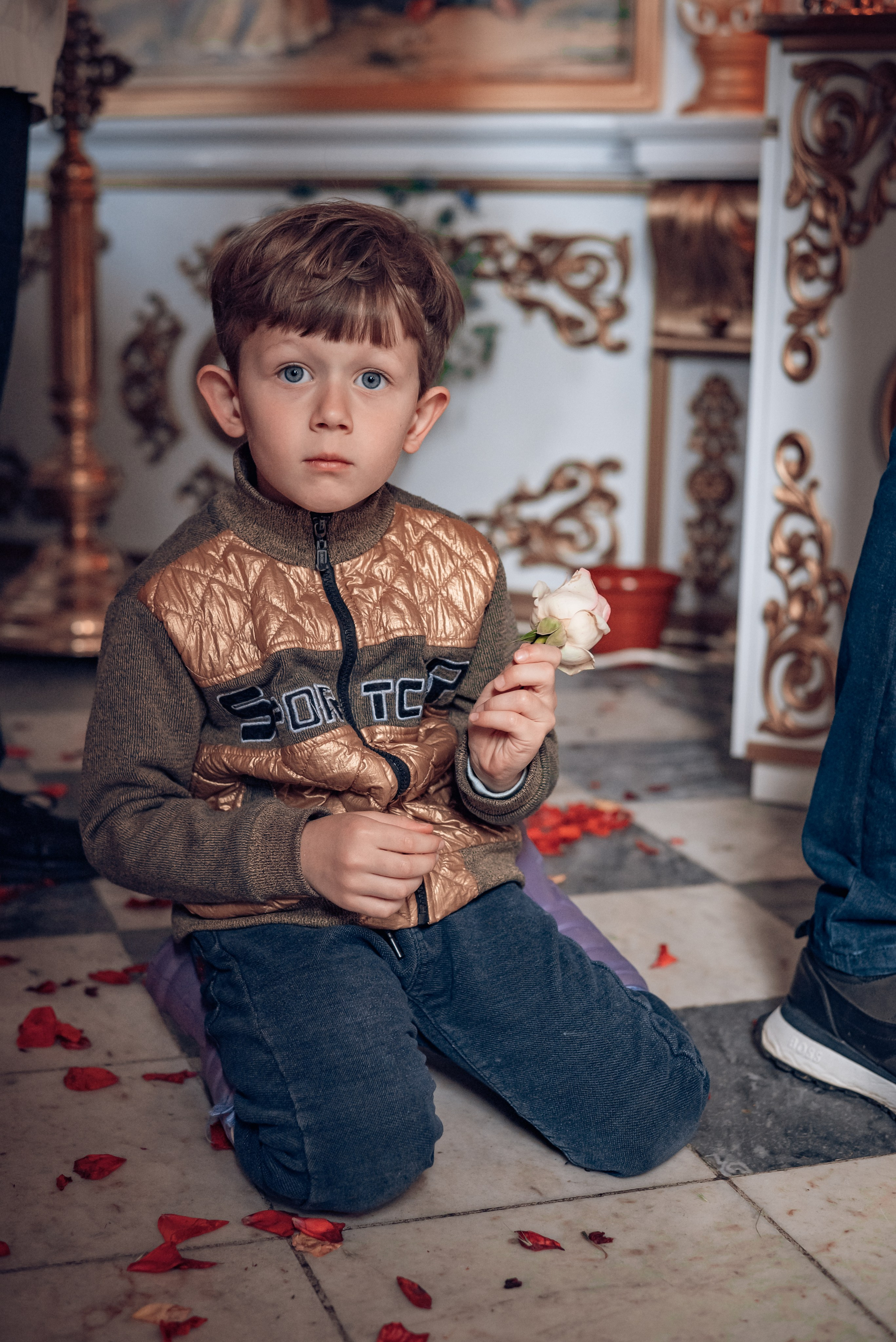 Троицкая служба в Рождественско-Никольском храме хутора Николаенко. Фотографы крещения/венчания  Красноярск Татьяна и Вячеслав Переваловы