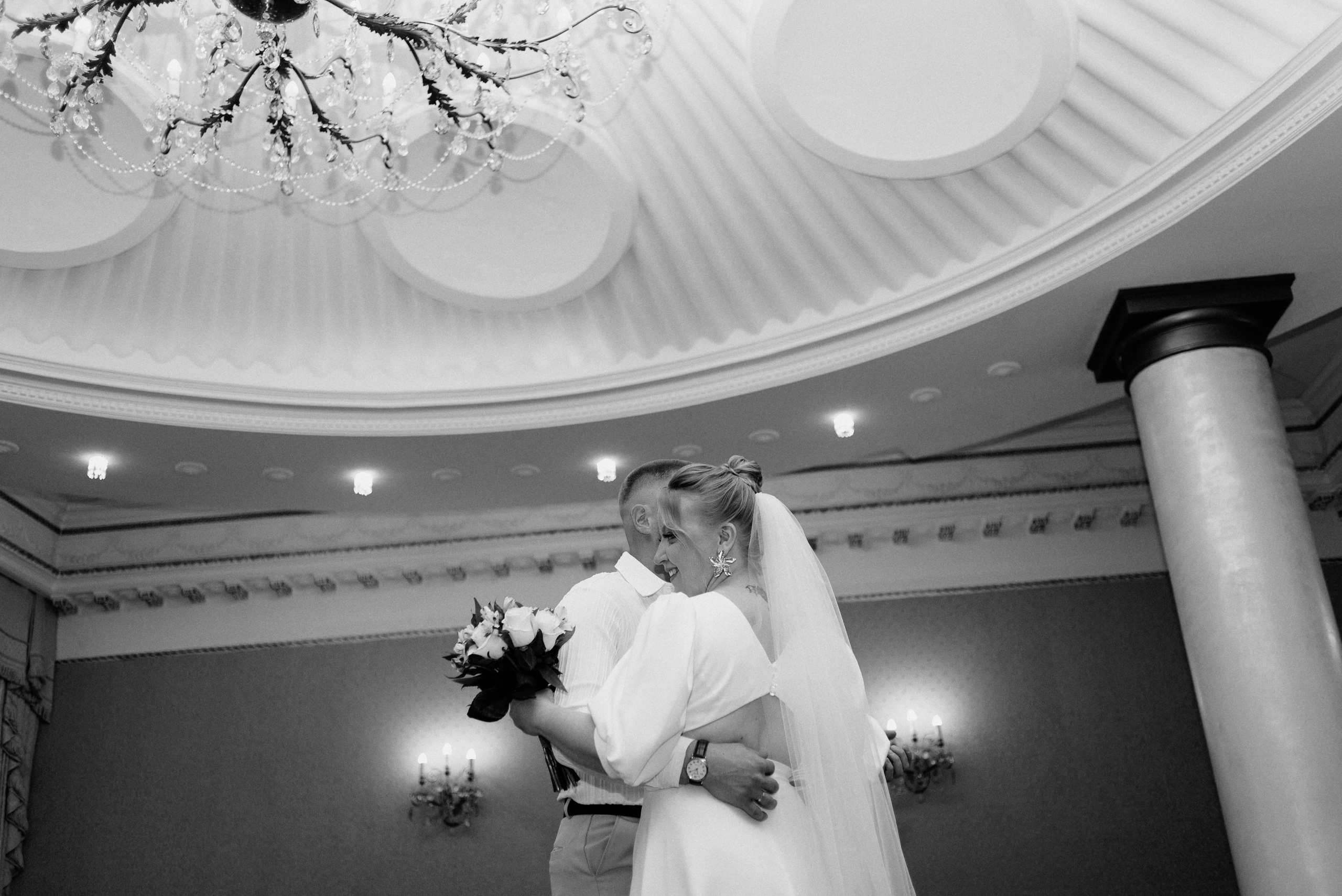 Свадебная фотосессия тюмень мост влюбленных. Фотограф Дарья Мустафина, Тюмень