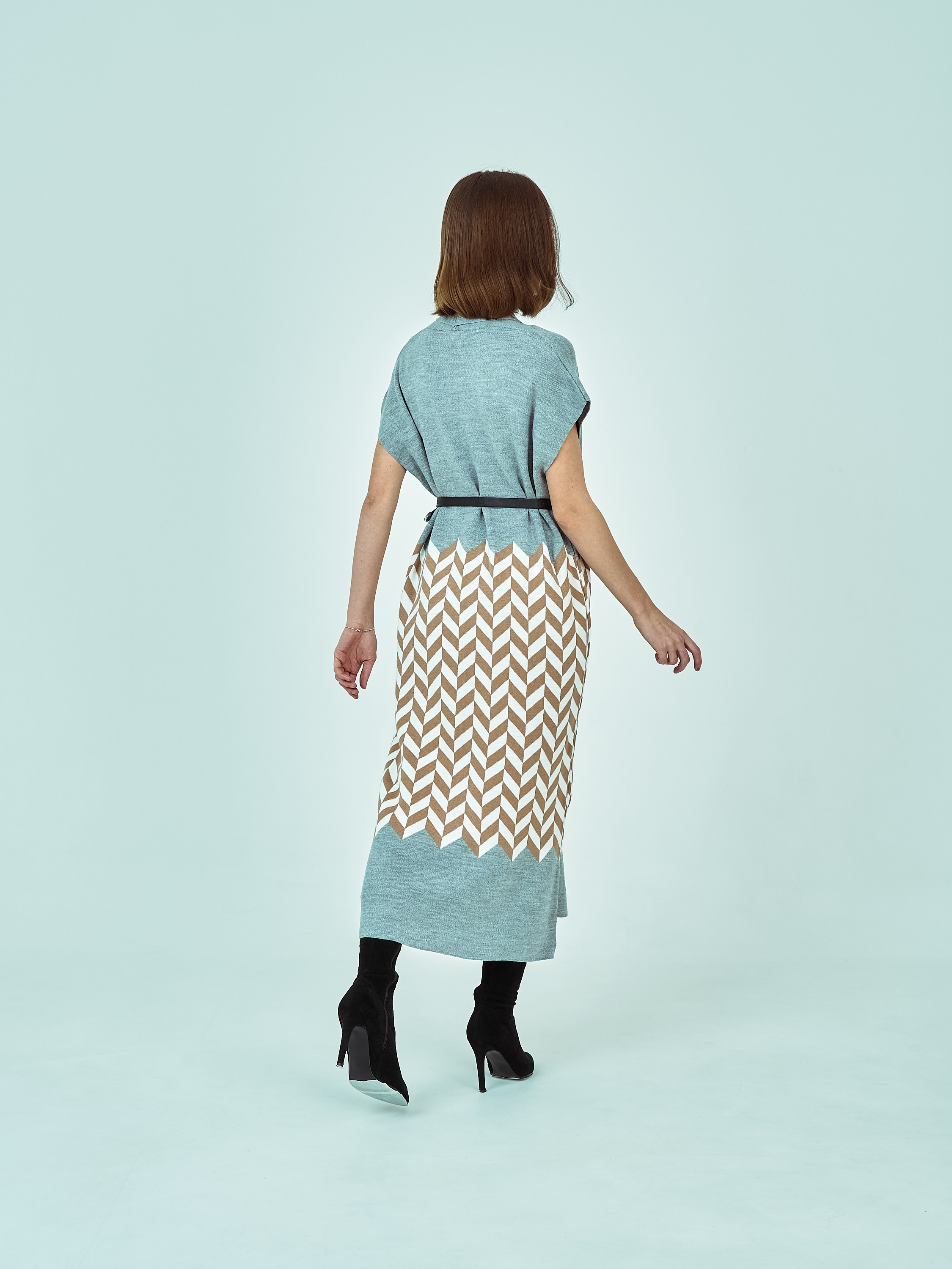 Модельная фотосъёмка кардиганов для Wildberries