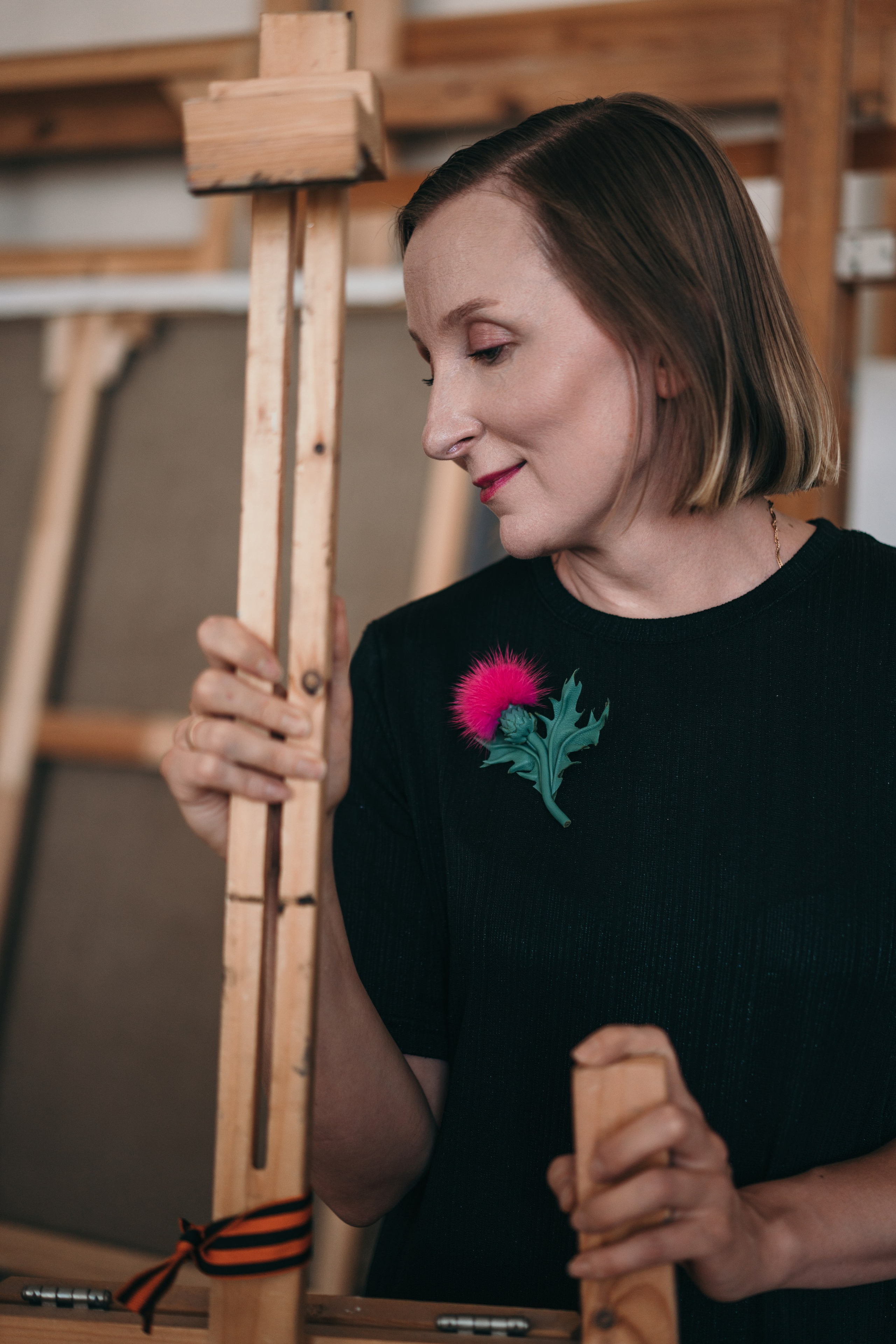 Художница Ксения Галкина в своей мастерской. Видеооператор, фотограф в Санкт-Петербурге