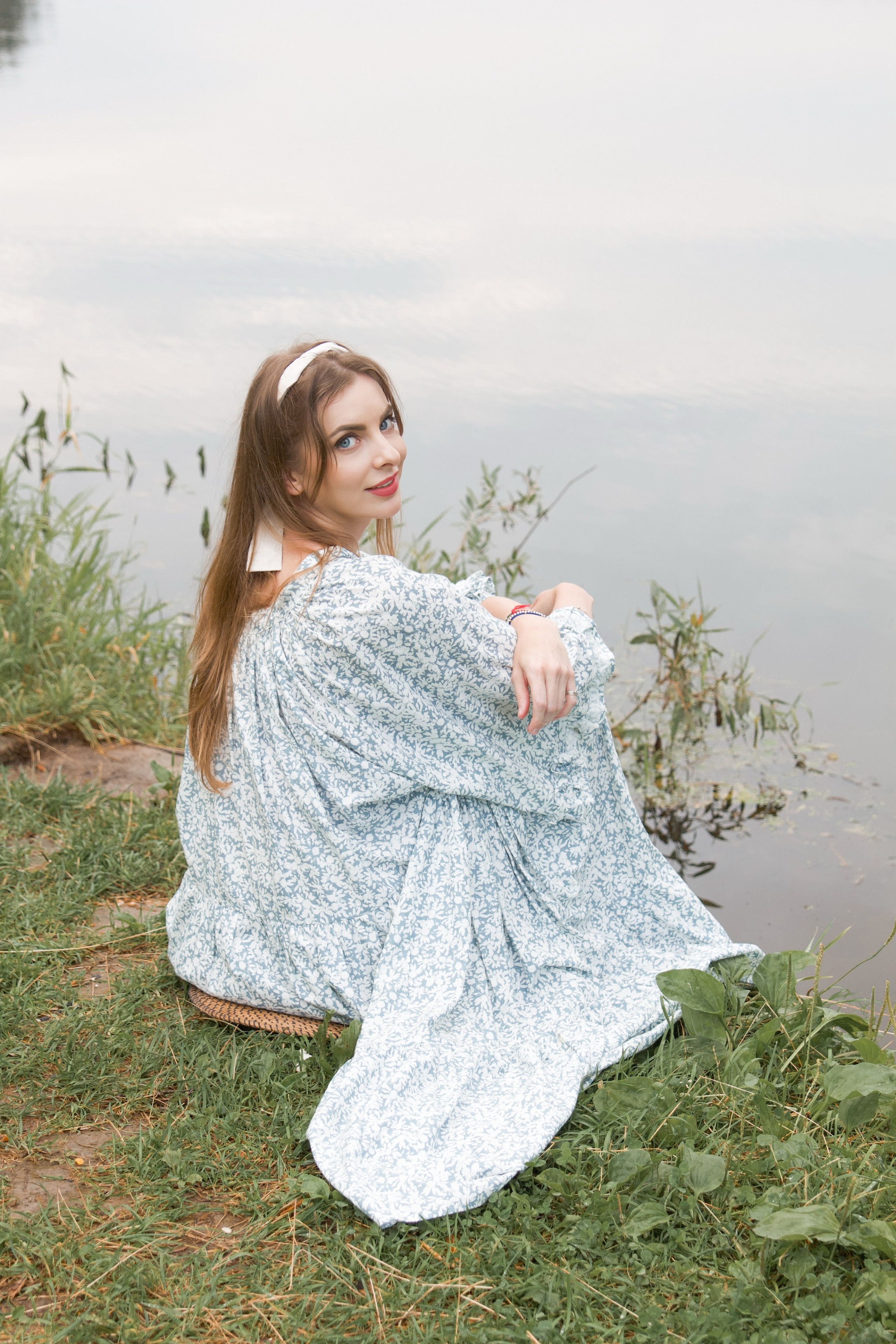 Настенька и река. Фотограф Ирина Воробьева