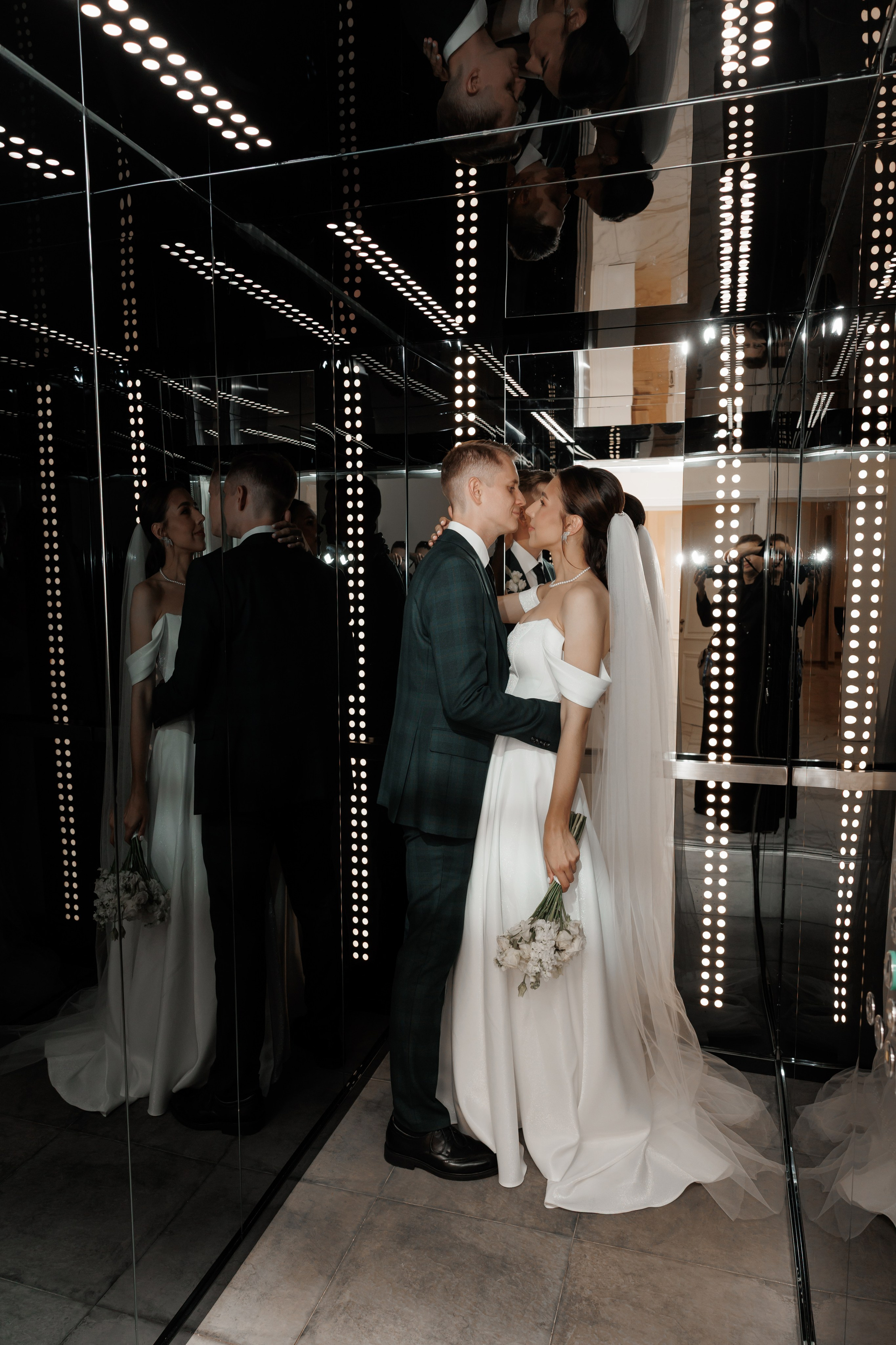 Регистрация в отеле Fish Point, ЗАГС Бутово, прогулка в Остафьево. Свадебный и репортажный фотограф (Москва, Королев и другие)